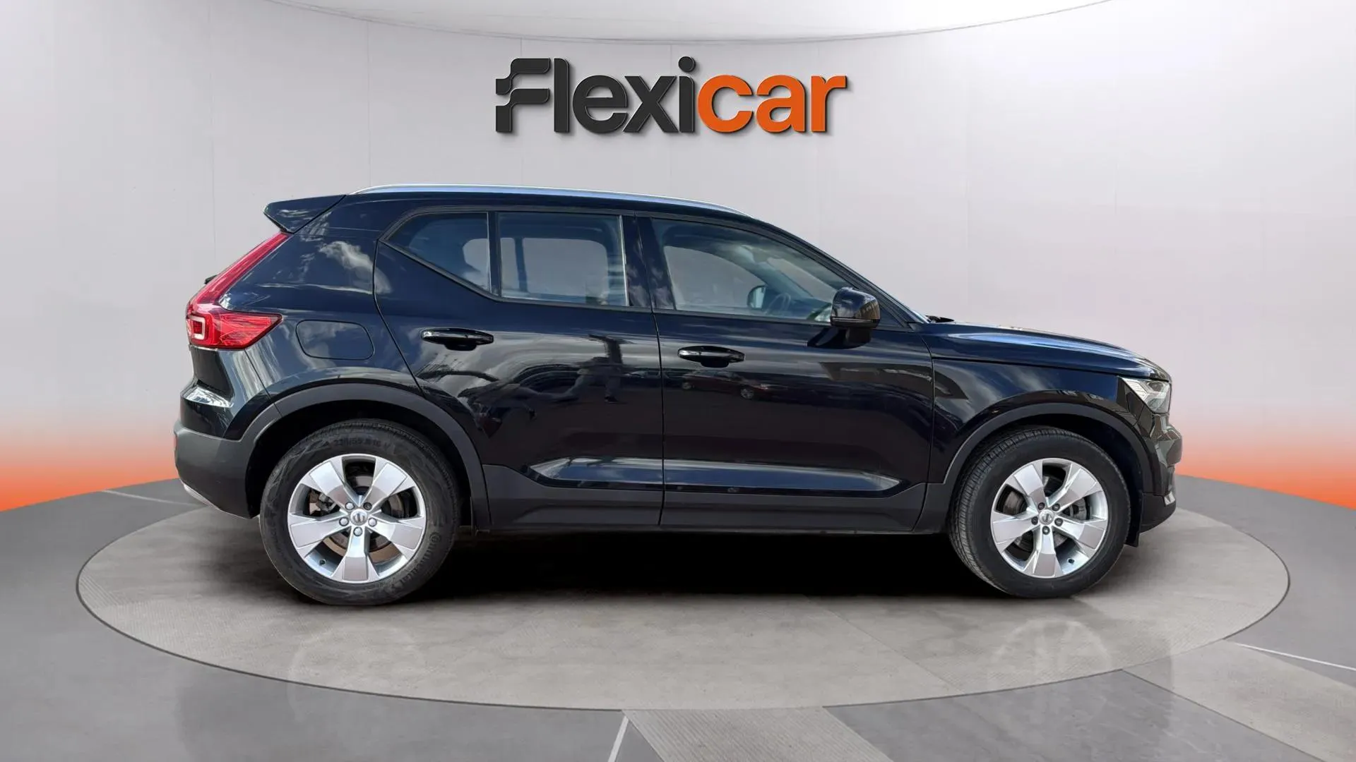 Volvo XC40 2.0 B4 G Momentum Pro - foto 7