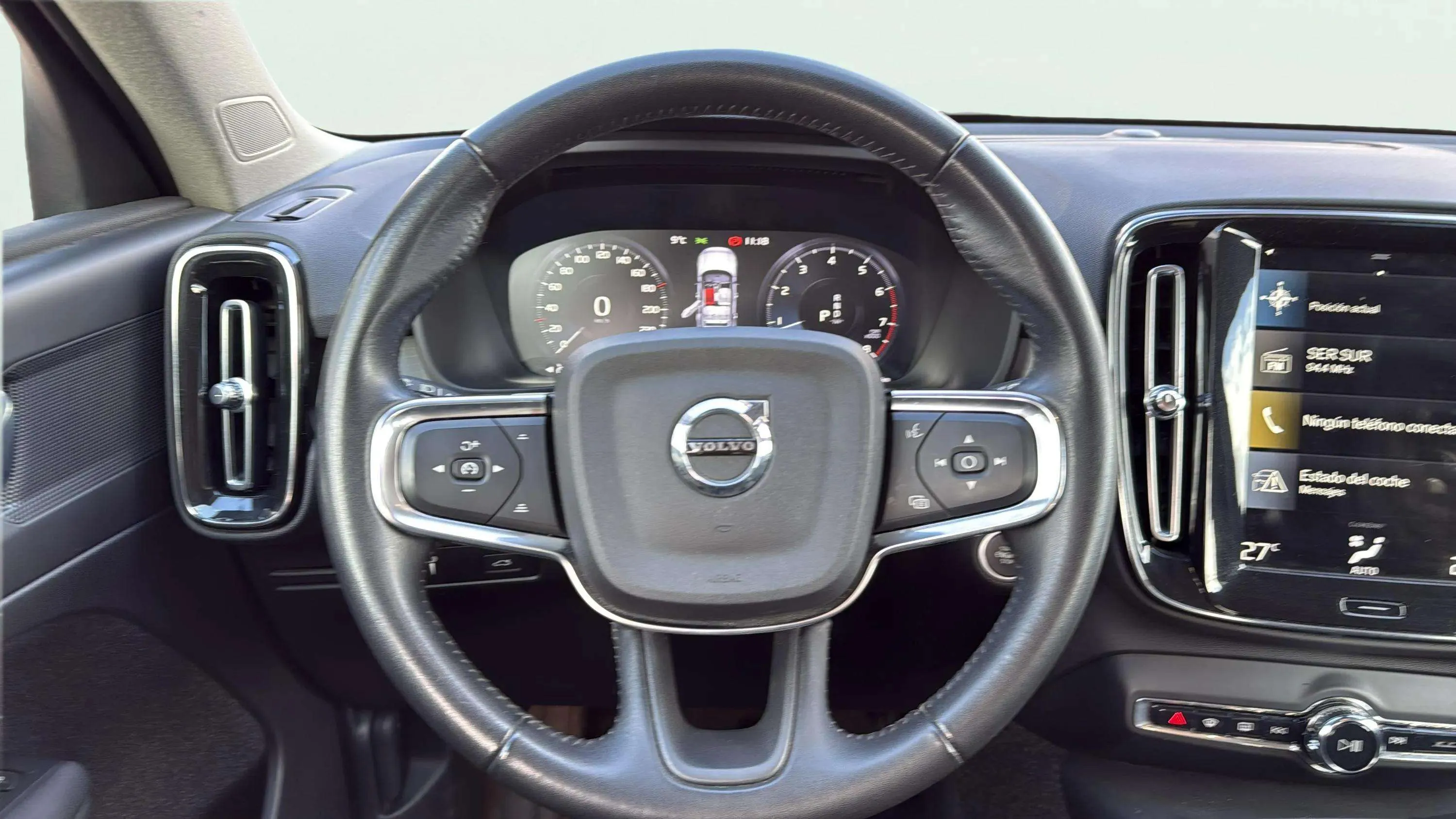 Volvo XC40 2.0 B4 G Momentum Pro - foto 11