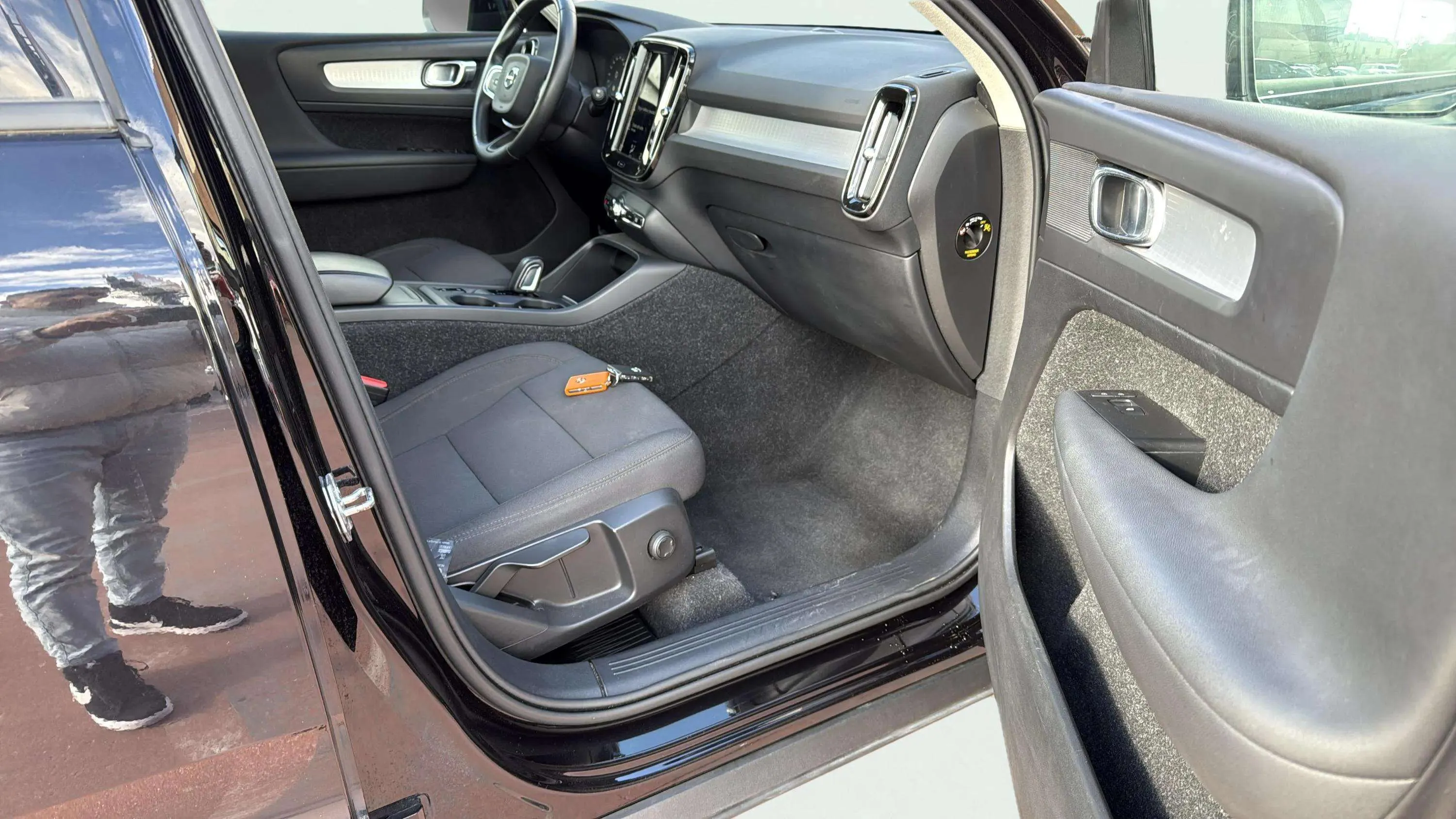 Volvo XC40 2.0 B4 G Momentum Pro - foto 14