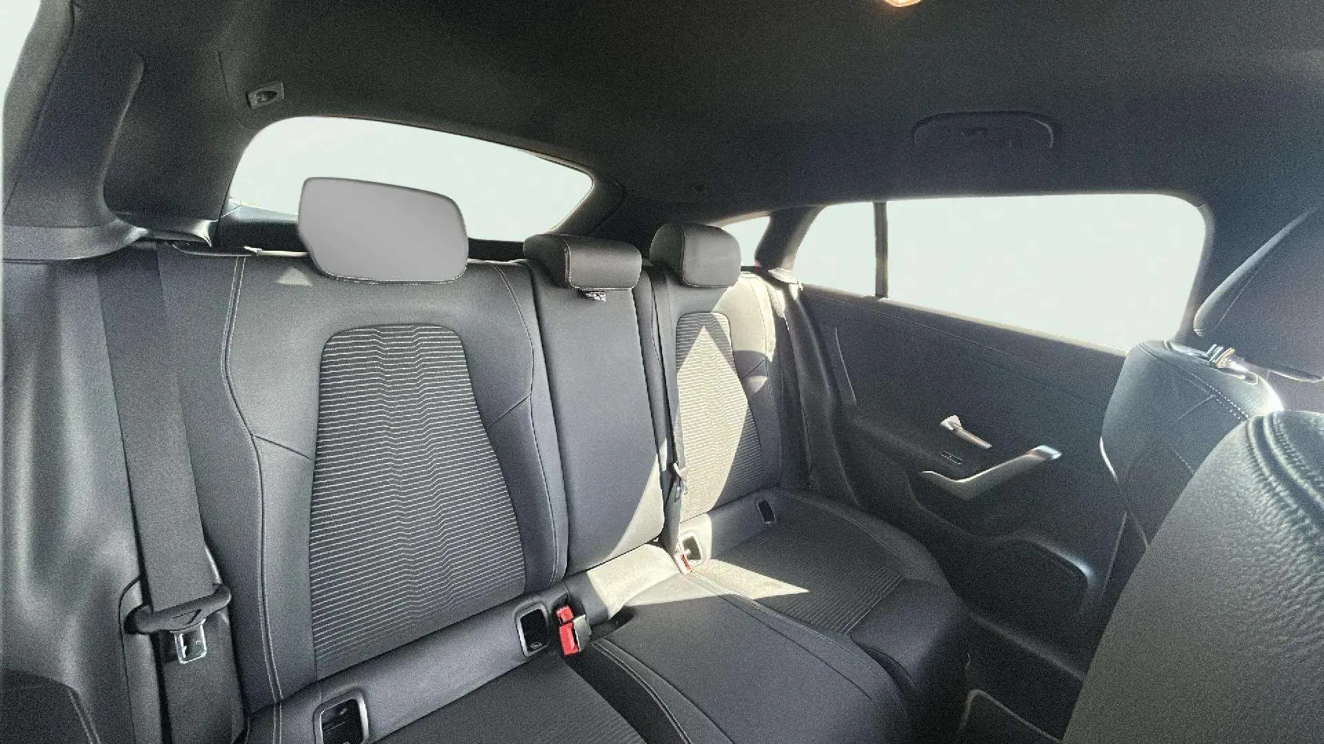 Mercedes-Benz CLA 250 e Shooting Brake - foto 23