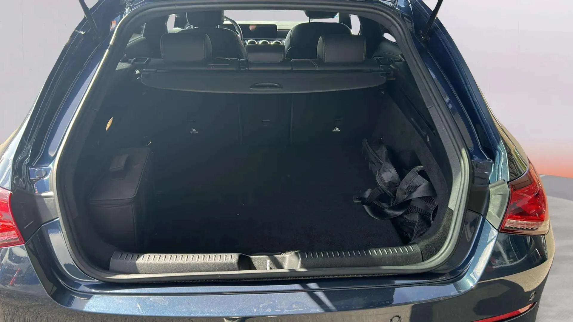 Mercedes-Benz CLA 250 e Shooting Brake - foto 16
