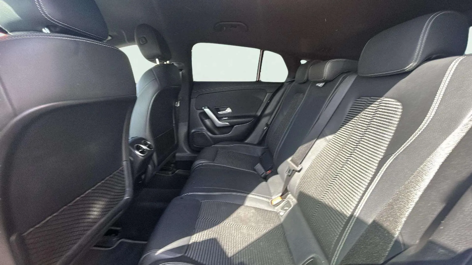 Mercedes-Benz CLA 250 e Shooting Brake - foto 25