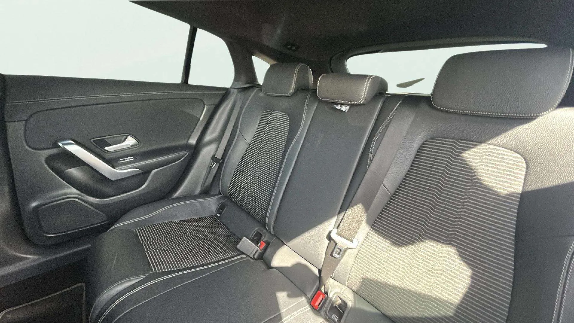 Mercedes-Benz CLA 250 e Shooting Brake - foto 22