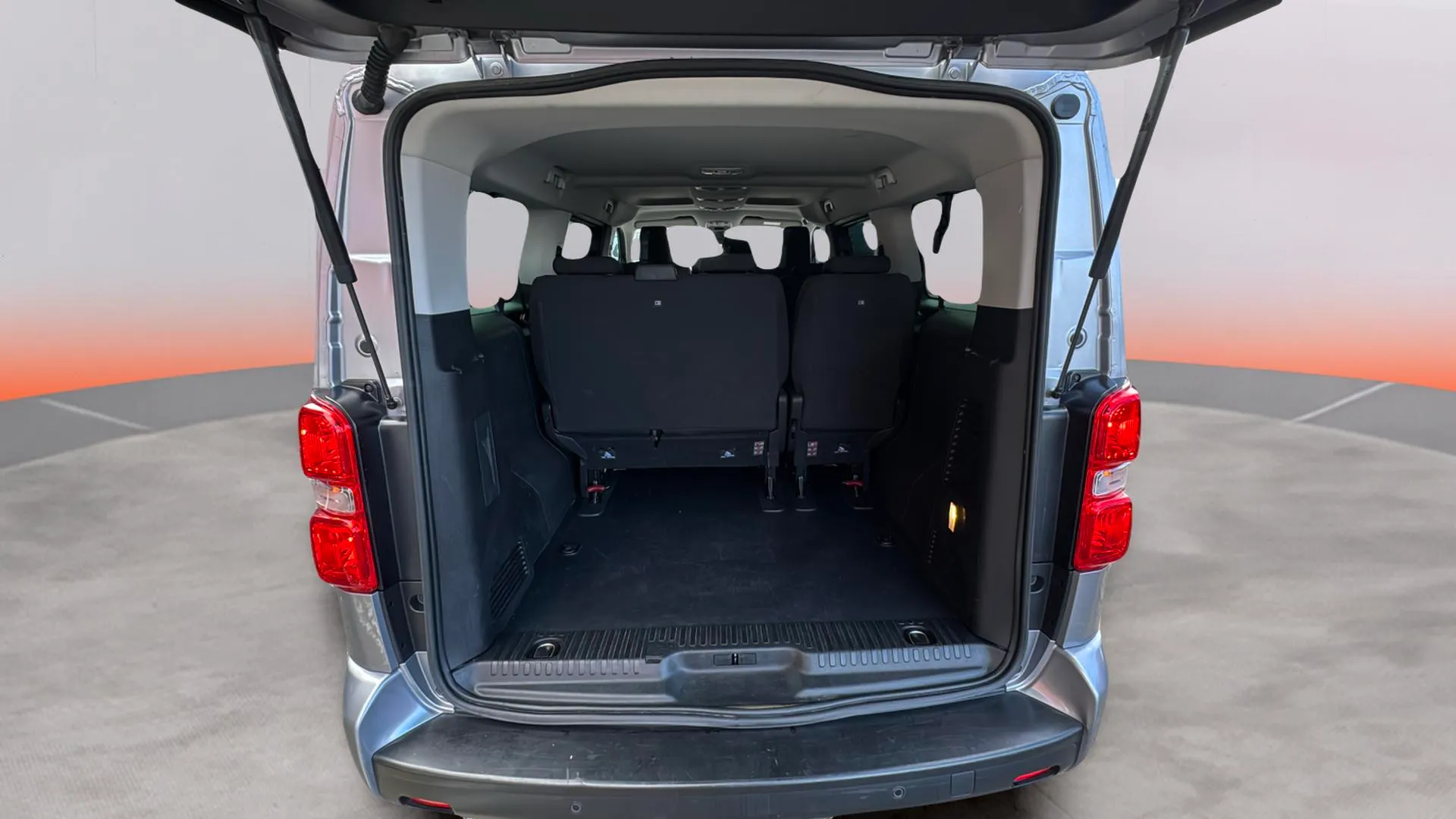 Peugeot Traveller Business Long BlueHDi 180 EAT8 - foto 9
