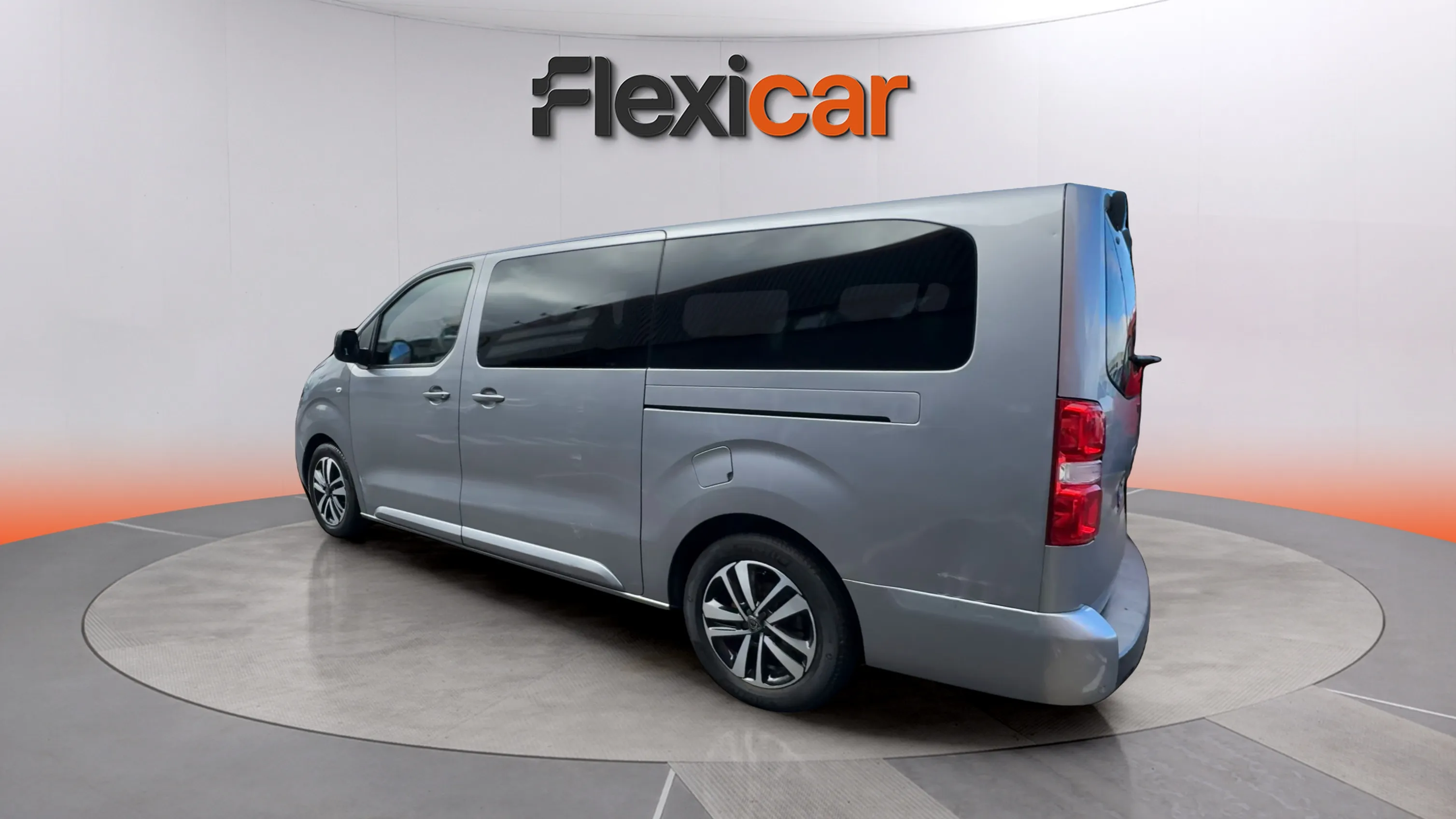 Peugeot Traveller Business Long BlueHDi 180 EAT8 - foto 5