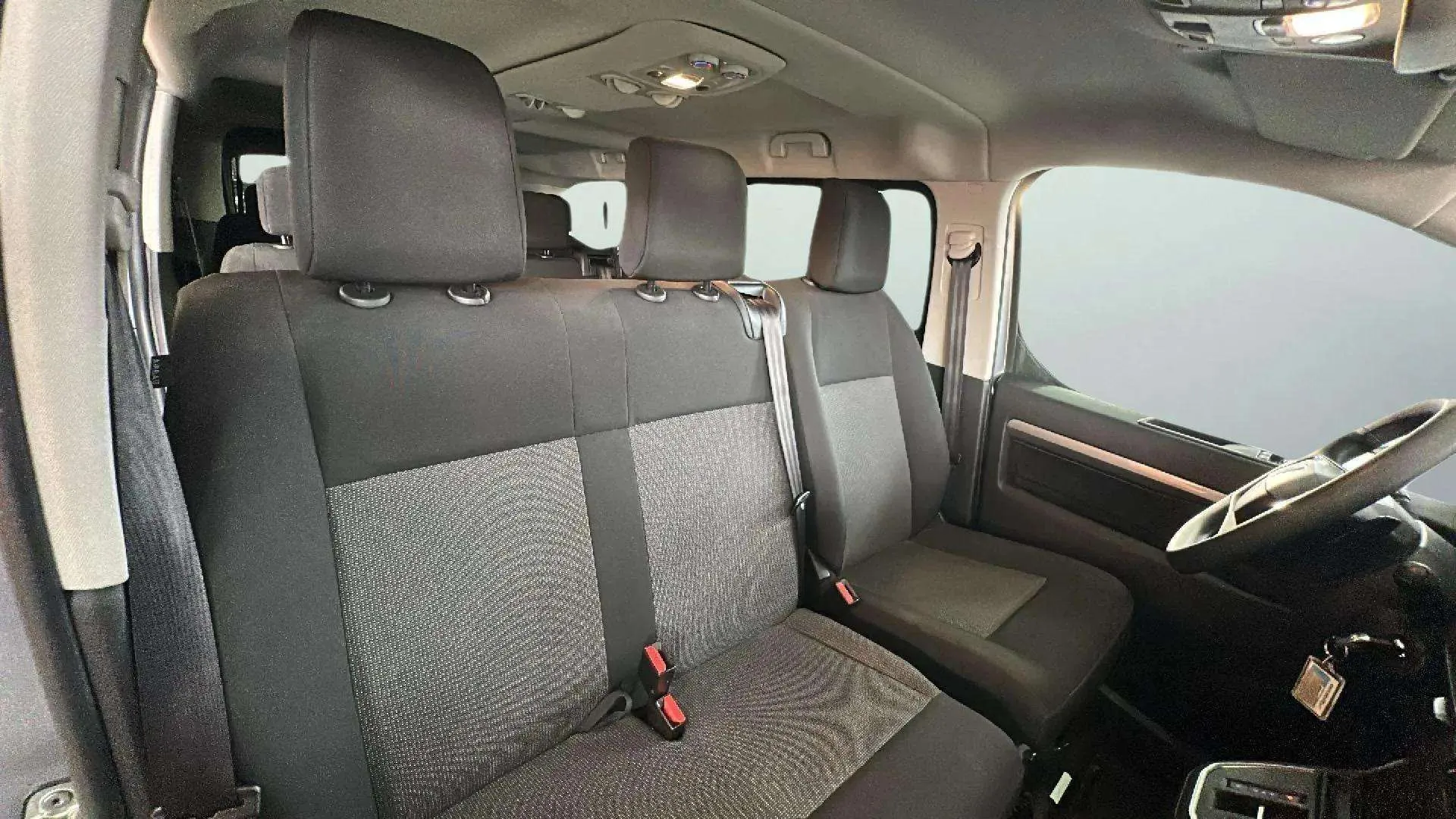 Peugeot Traveller Business Long BlueHDi 180 EAT8 - foto 20
