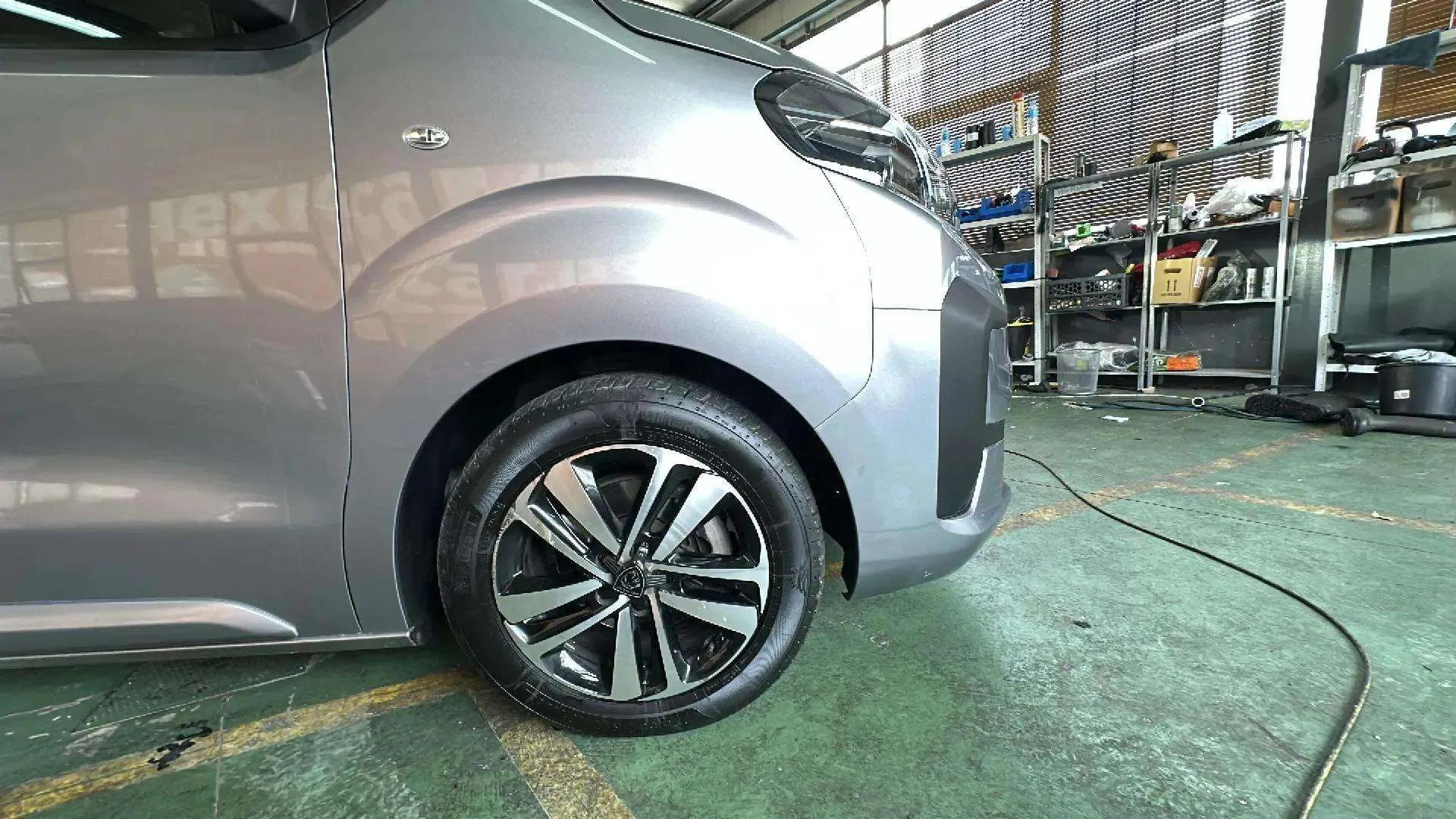 Peugeot Traveller Business Long BlueHDi 180 EAT8 - foto 21