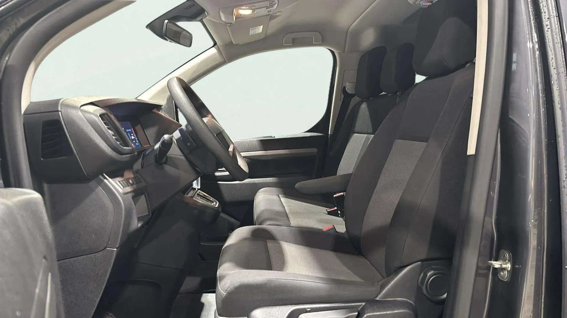Peugeot Traveller Business Long BlueHDi 180 EAT8 - foto 19
