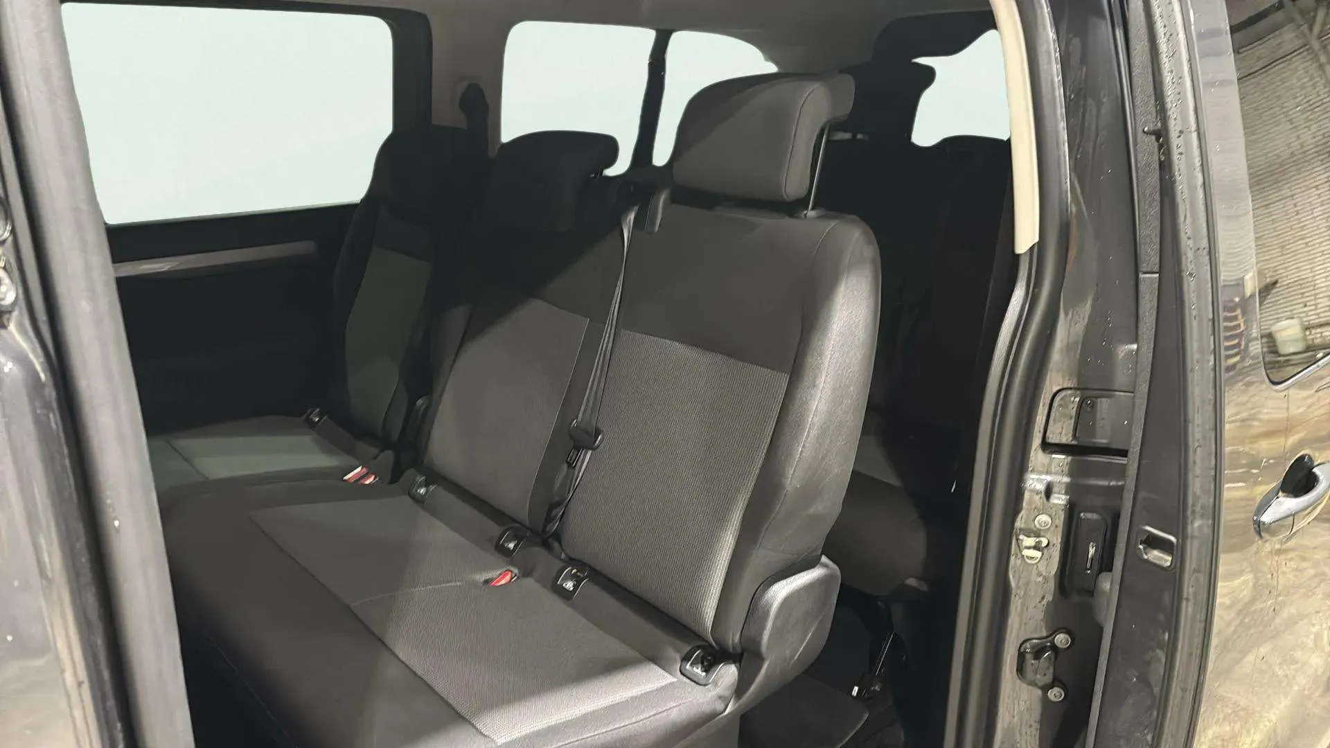 Peugeot Traveller Business Long BlueHDi 180 EAT8 - foto 20