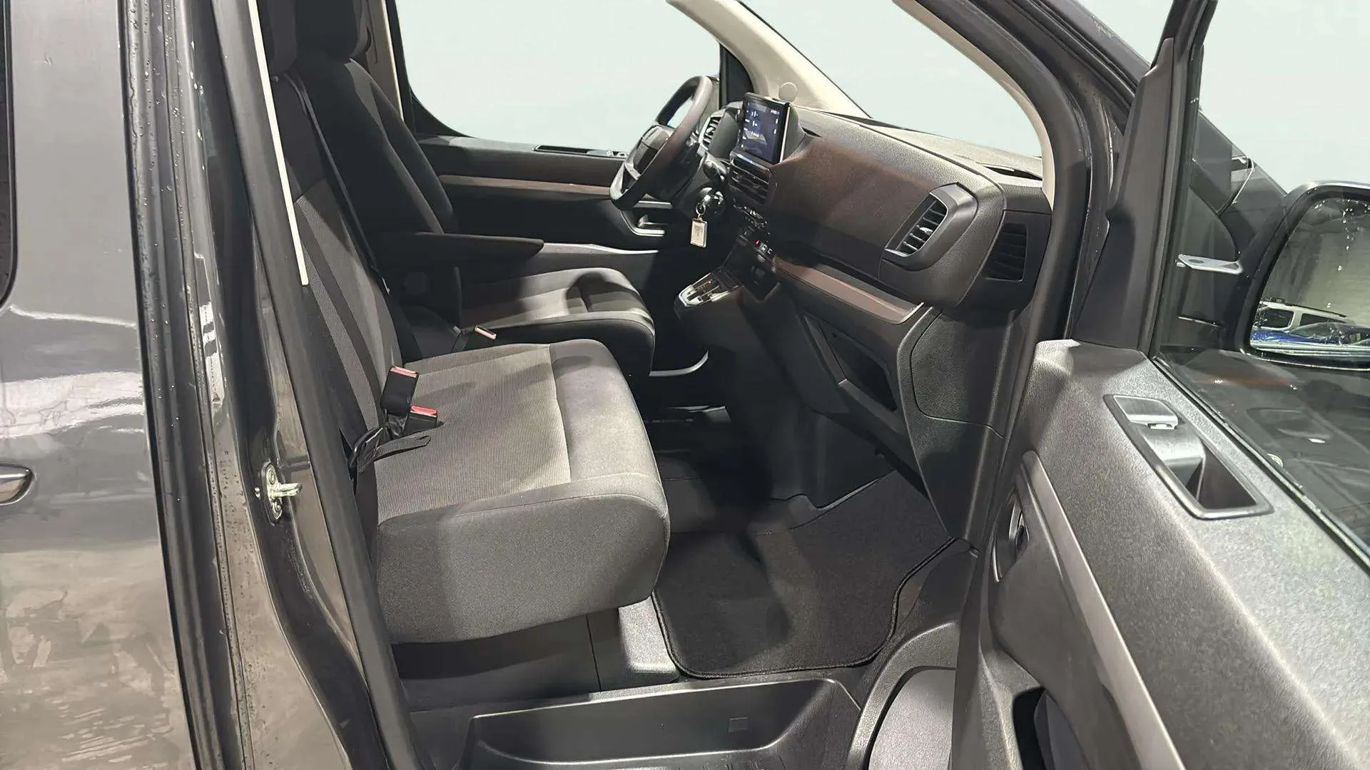 Peugeot Traveller Business Long BlueHDi 180 EAT8 - foto 18