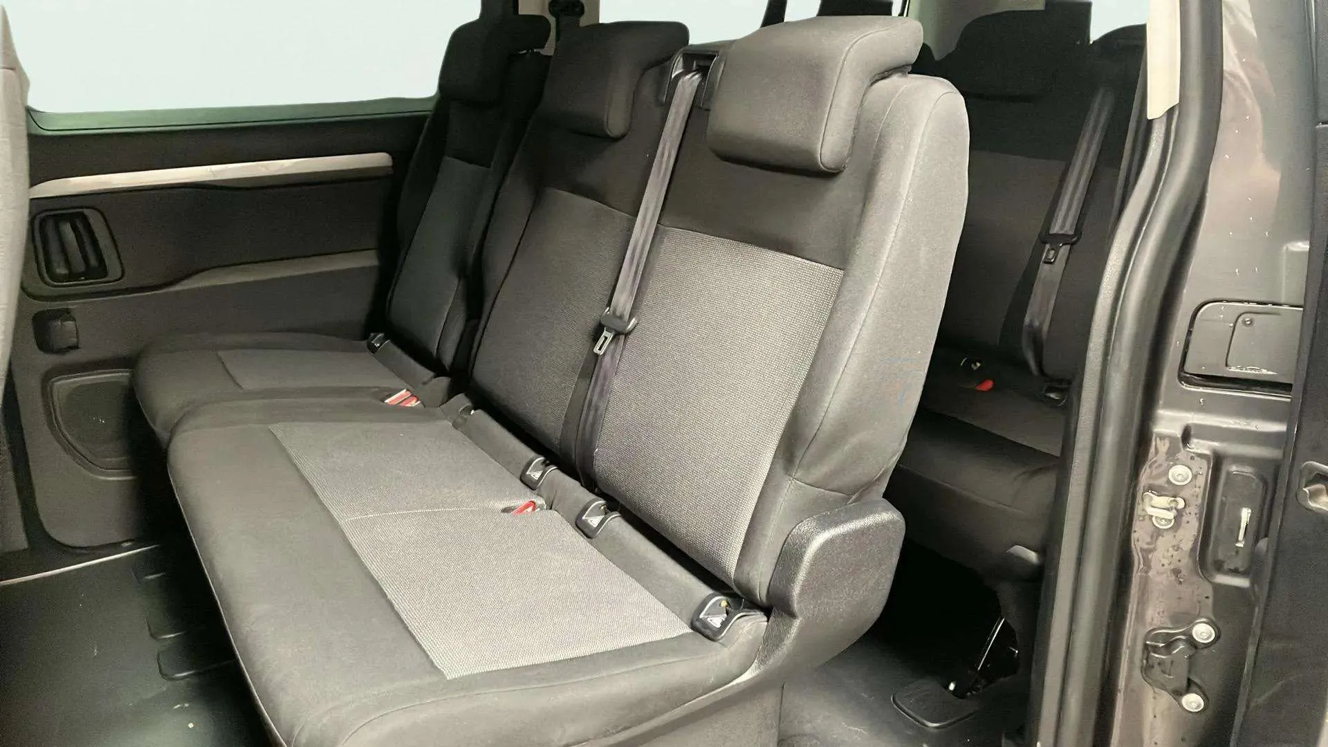 Peugeot Traveller Business Long BlueHDi 180 EAT8 - foto 10