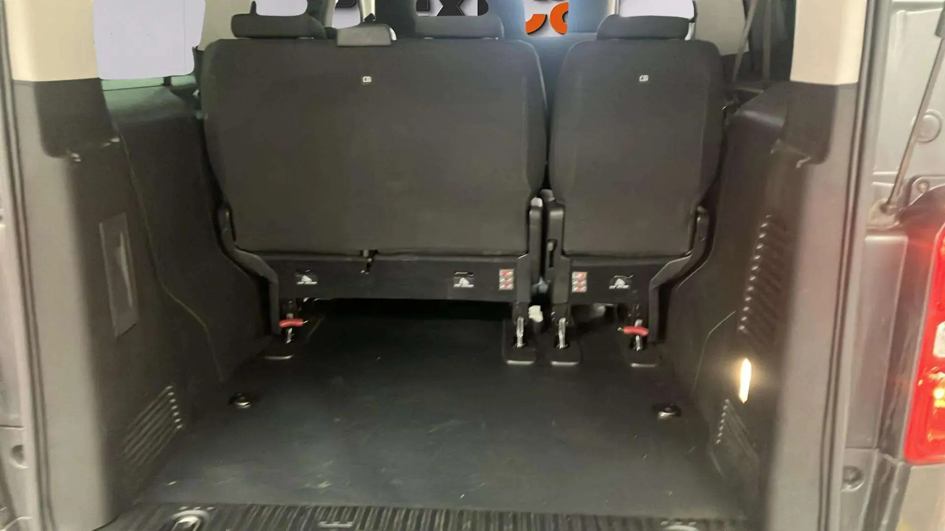 Peugeot Traveller Business Long BlueHDi 180 EAT8 - foto 6