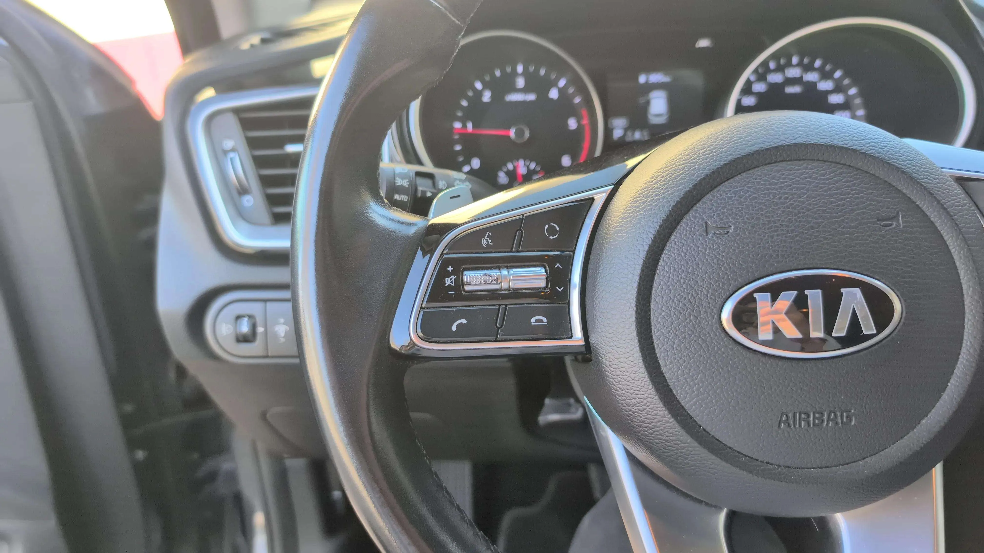Kia Ceed Tourer 1.6 MHEV Tech DCT - foto 13