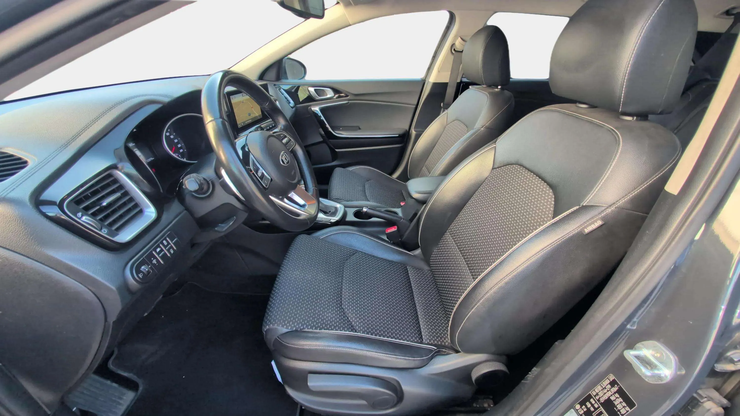 Kia Ceed Tourer 1.6 MHEV Tech DCT - foto 22