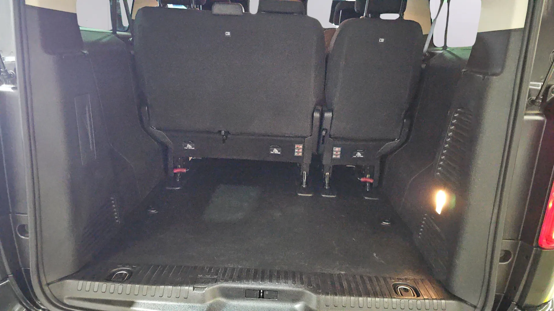 Peugeot Traveller Business Long BlueHDi 180 EAT8 - foto 20