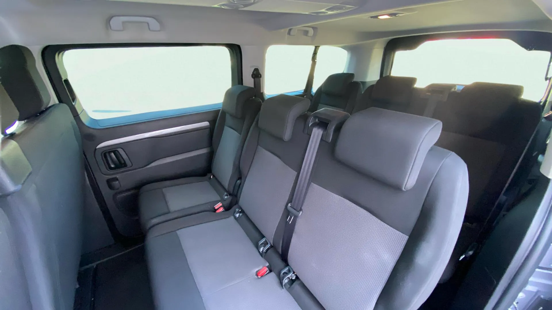 Peugeot Traveller Business Long BlueHDi 180 EAT8 - foto 28