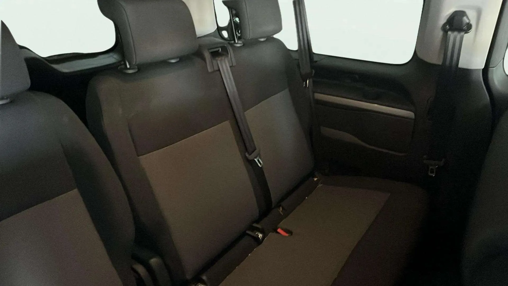 Peugeot Traveller Business Long BlueHDi 180 EAT8 - foto 21