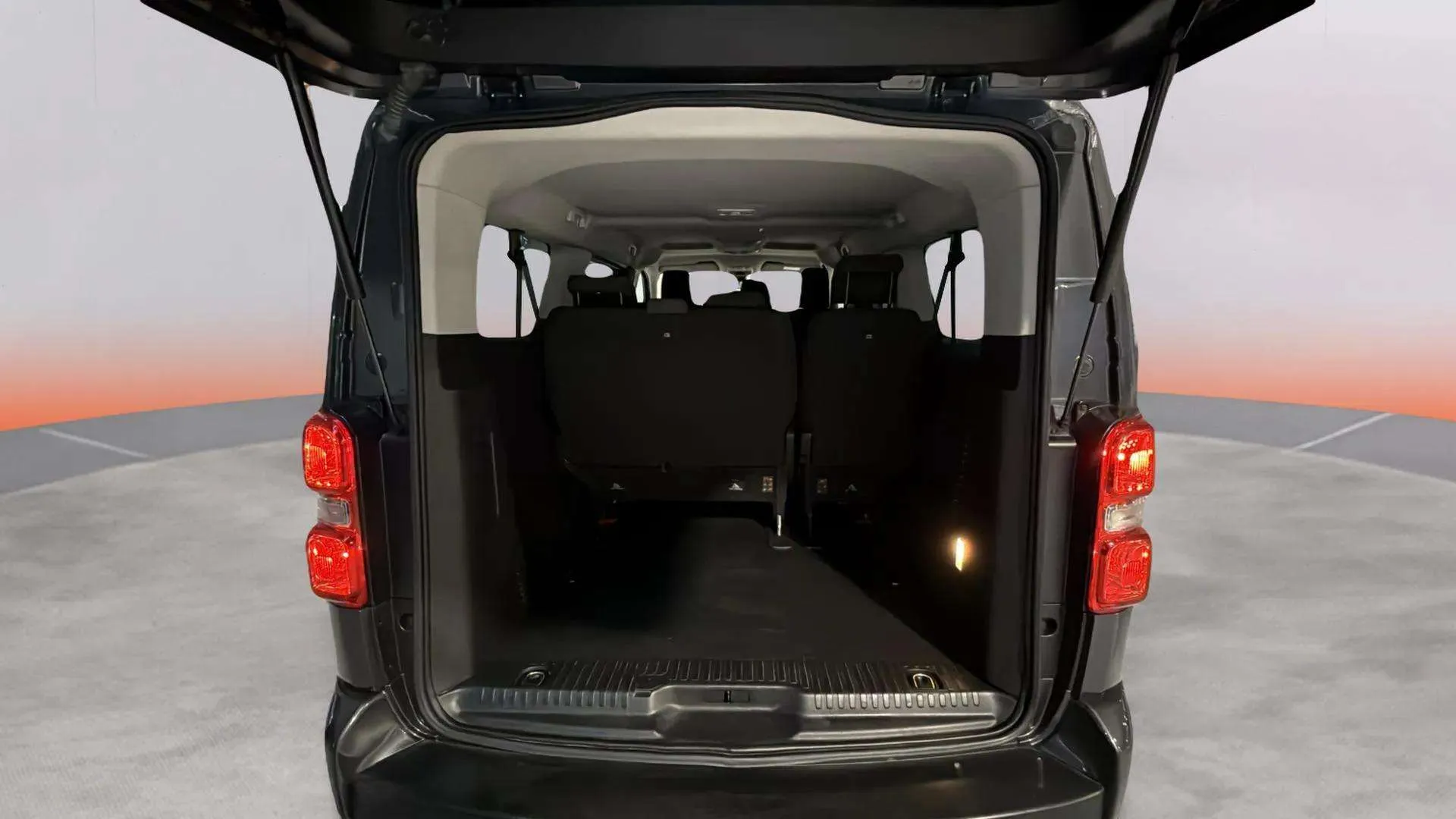 Peugeot Traveller Business Long BlueHDi 180 EAT8 - foto 9