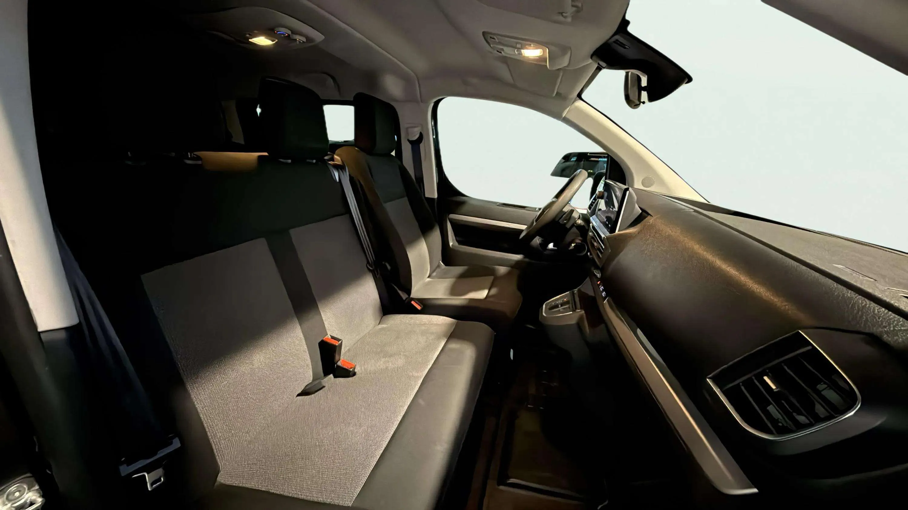 Peugeot Traveller Business Long BlueHDi 180 EAT8 - foto 17