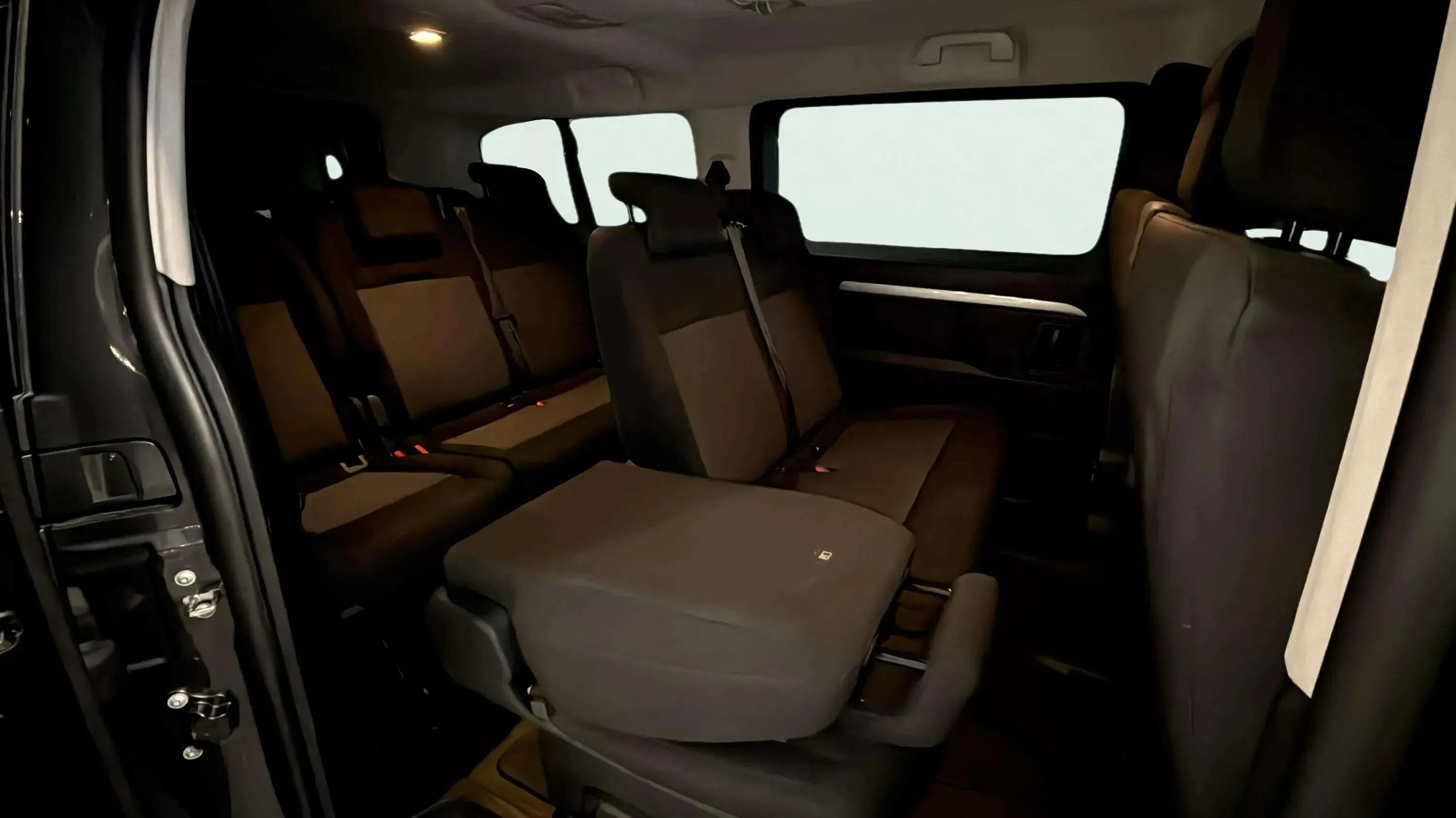Peugeot Traveller Business Long BlueHDi 180 EAT8 - foto 18