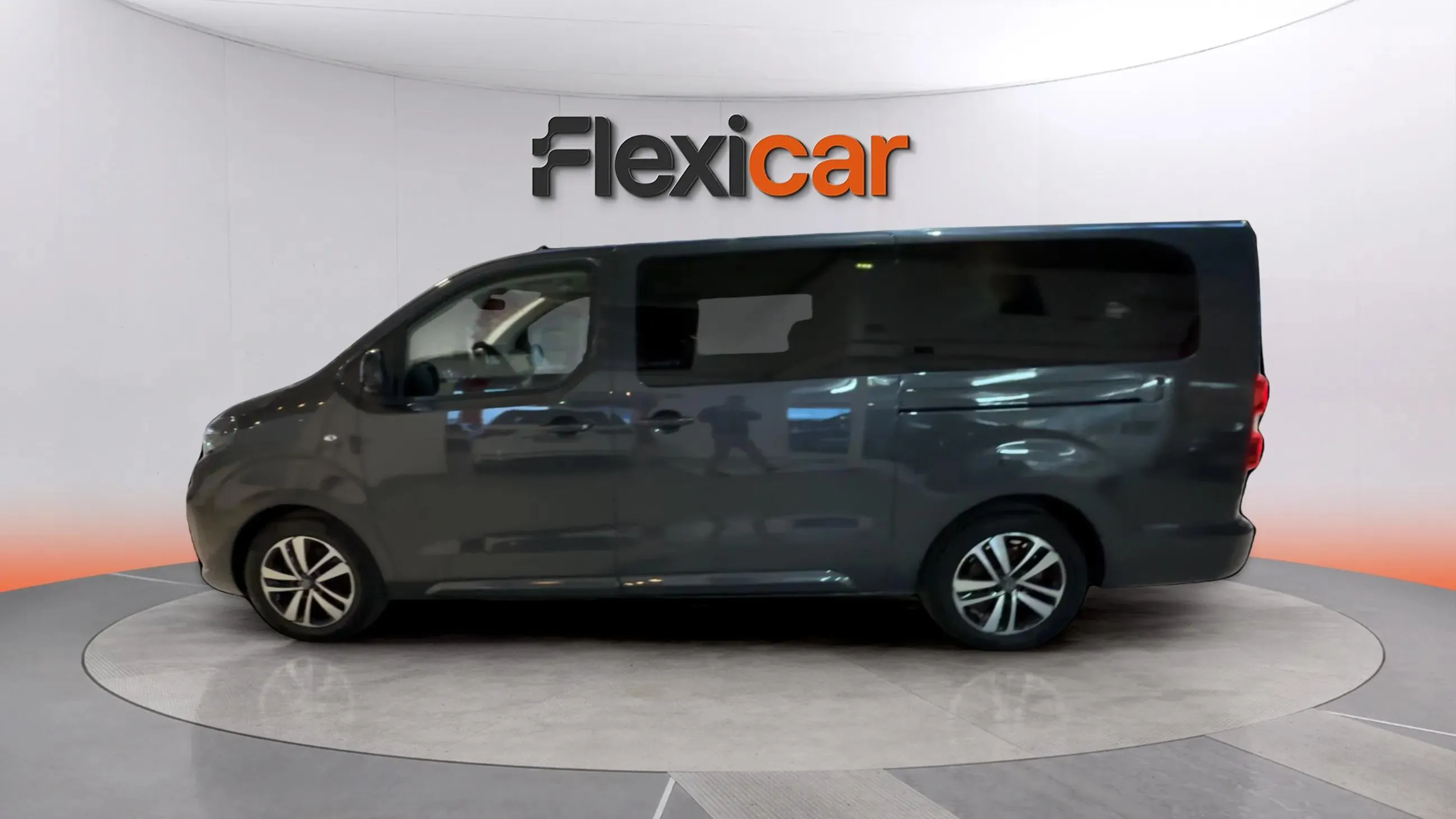 Peugeot Traveller Business Long BlueHDi 180 EAT8 - foto 4
