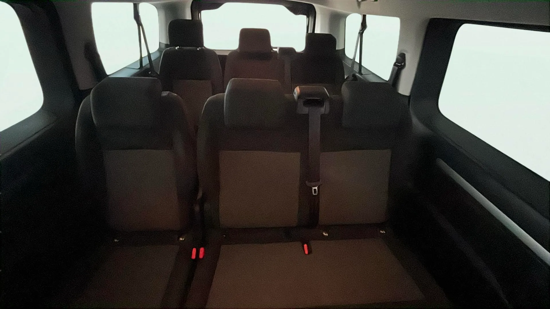 Peugeot Traveller Business Long BlueHDi 180 EAT8 - foto 14