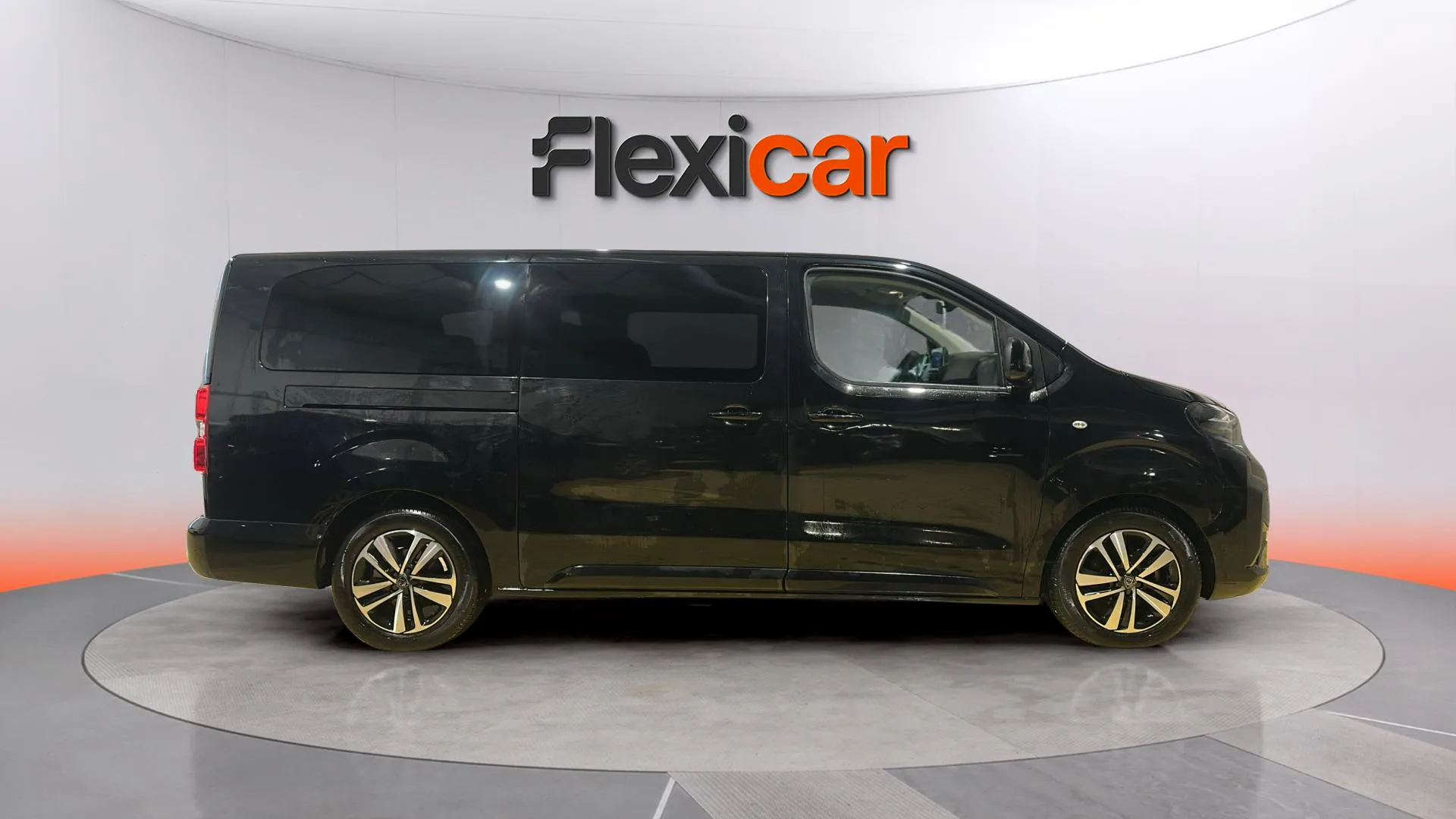 Peugeot Traveller Business Long BlueHDi 180 EAT8 - foto 2