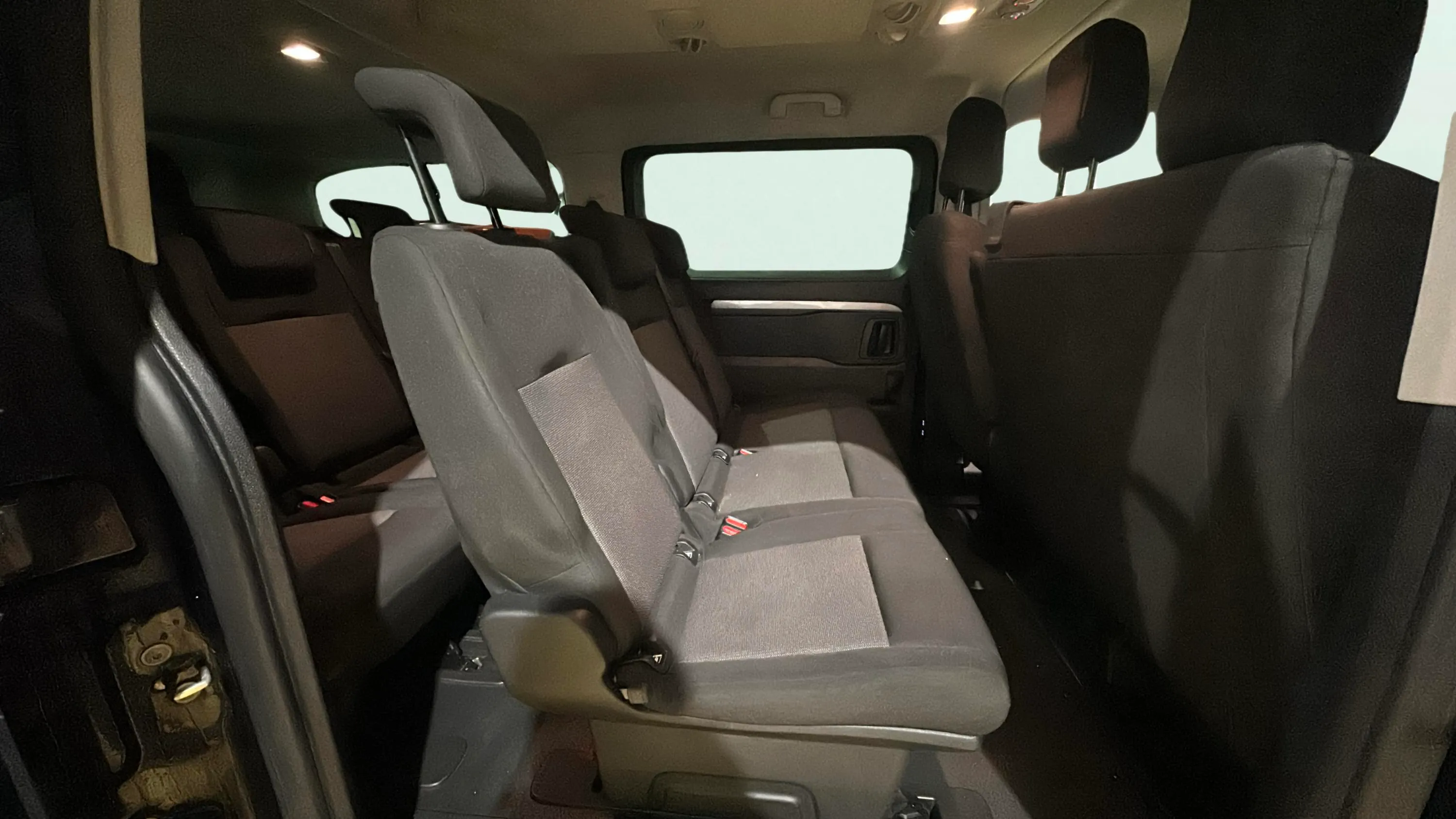 Peugeot Traveller Business Long BlueHDi 180 EAT8 - foto 18