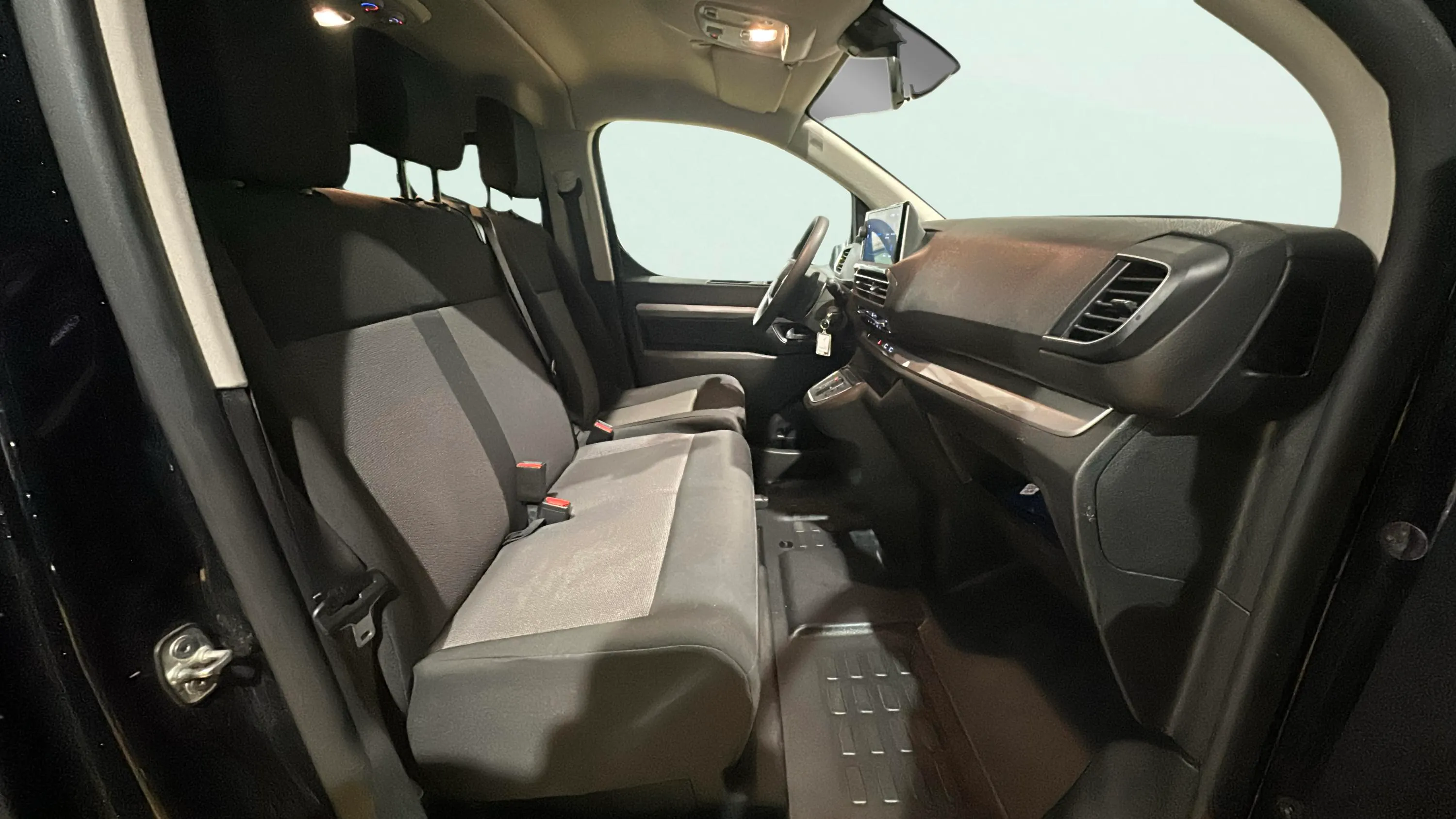 Peugeot Traveller Business Long BlueHDi 180 EAT8 - foto 12