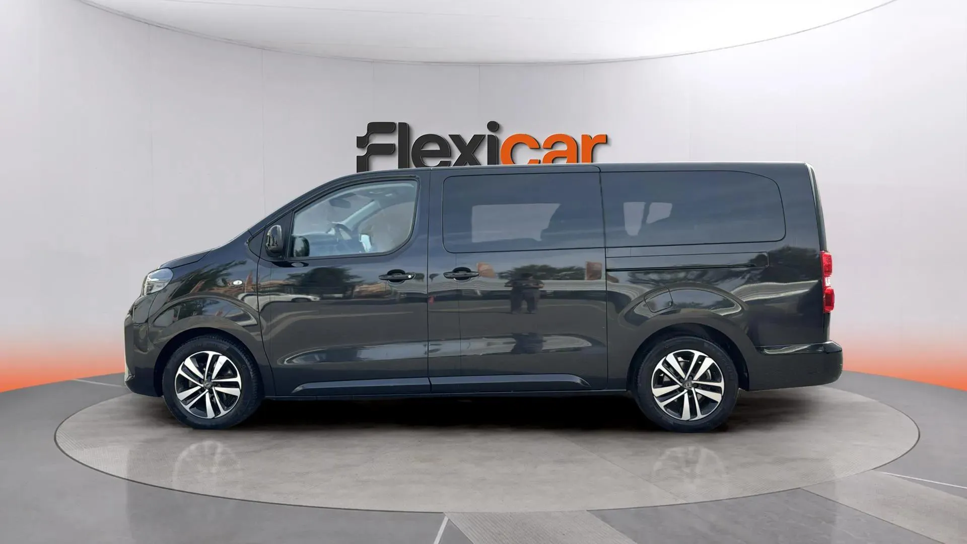 Peugeot Traveller Business Long BlueHDi 180 EAT8 - foto 4