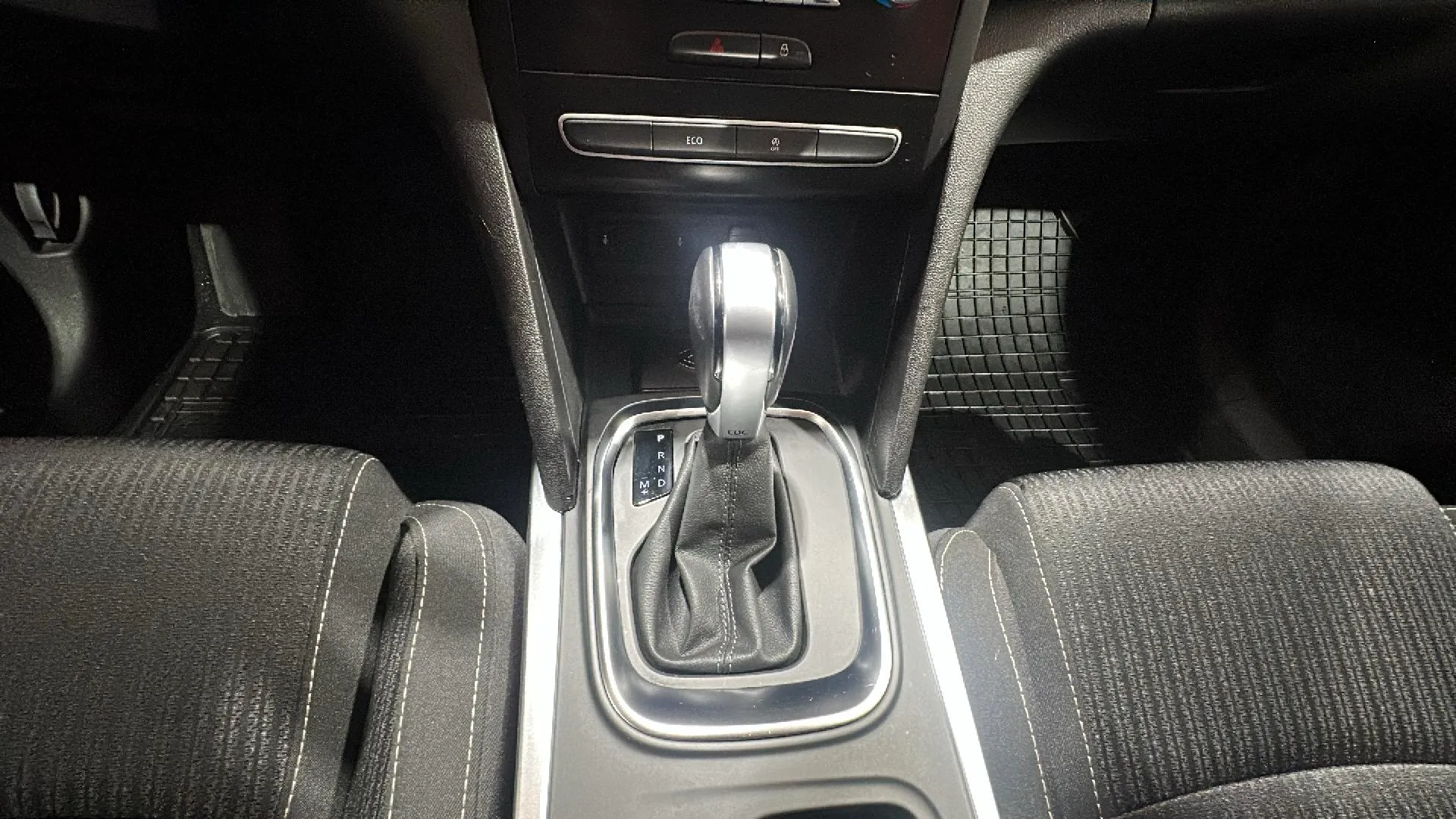 Renault Mégane Bose TCe EDC - foto 27