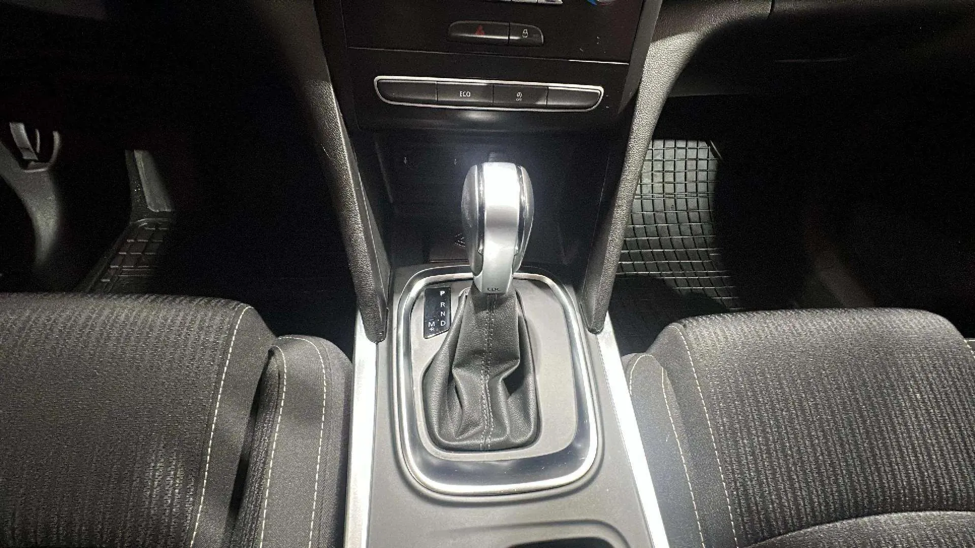 Renault Mégane Bose TCe EDC - foto 14