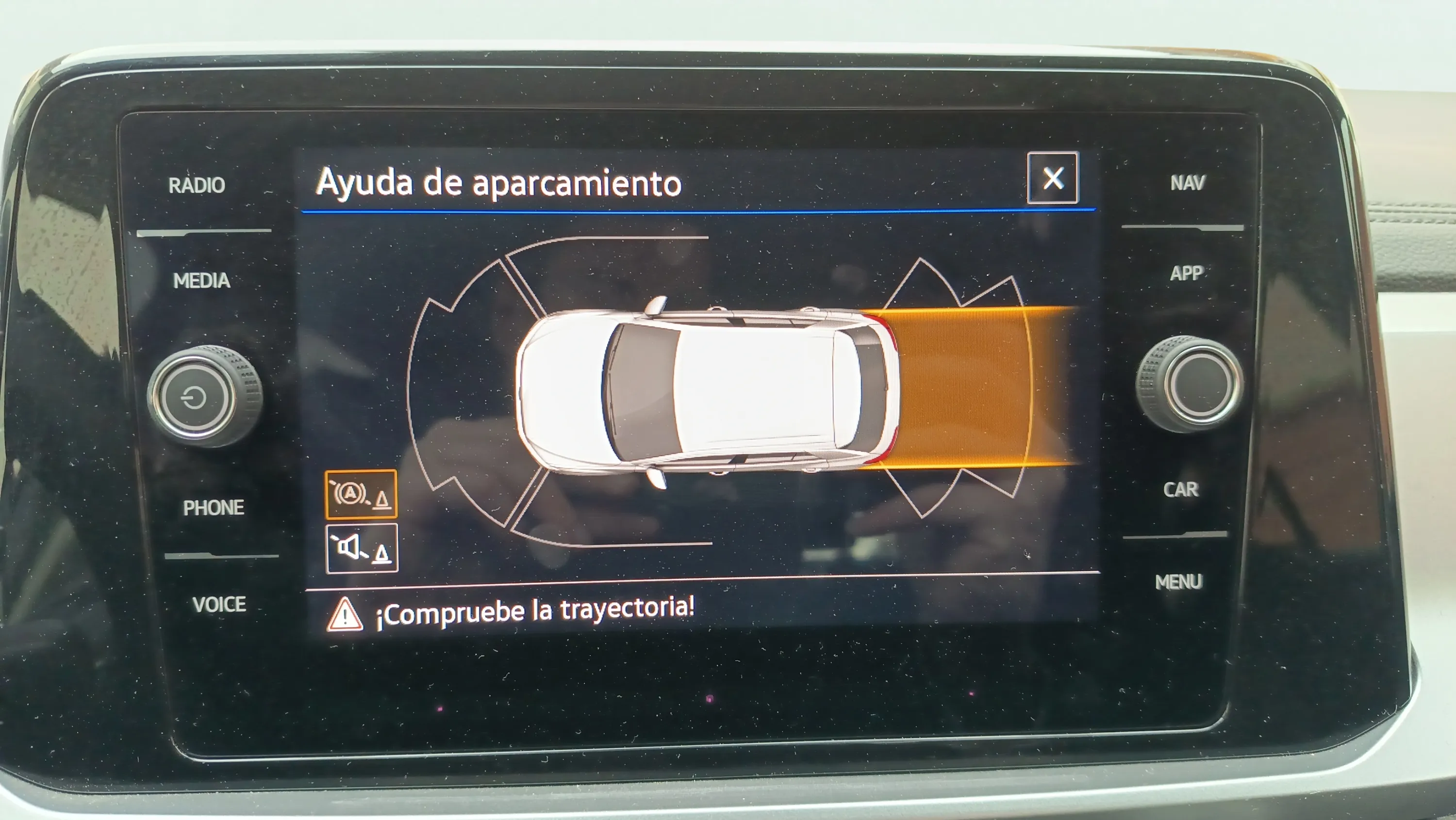 Volkswagen T-Roc 1.0 TSI - foto 17