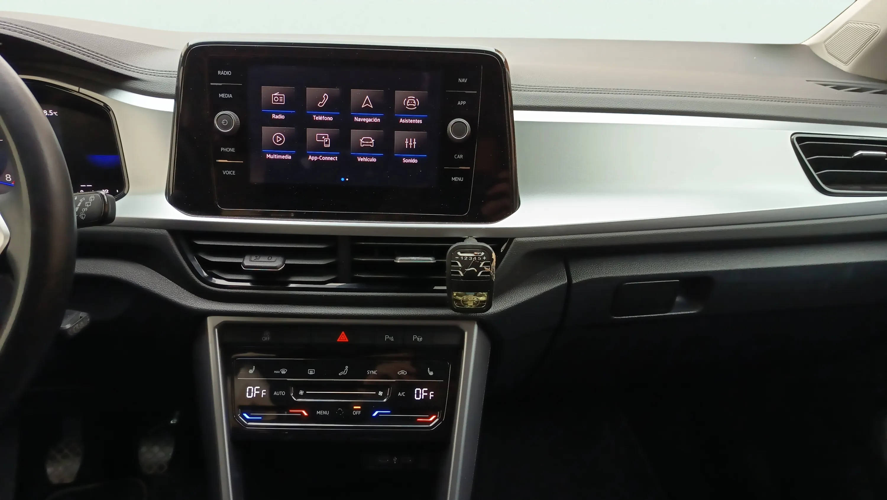 Volkswagen T-Roc 1.0 TSI - foto 12