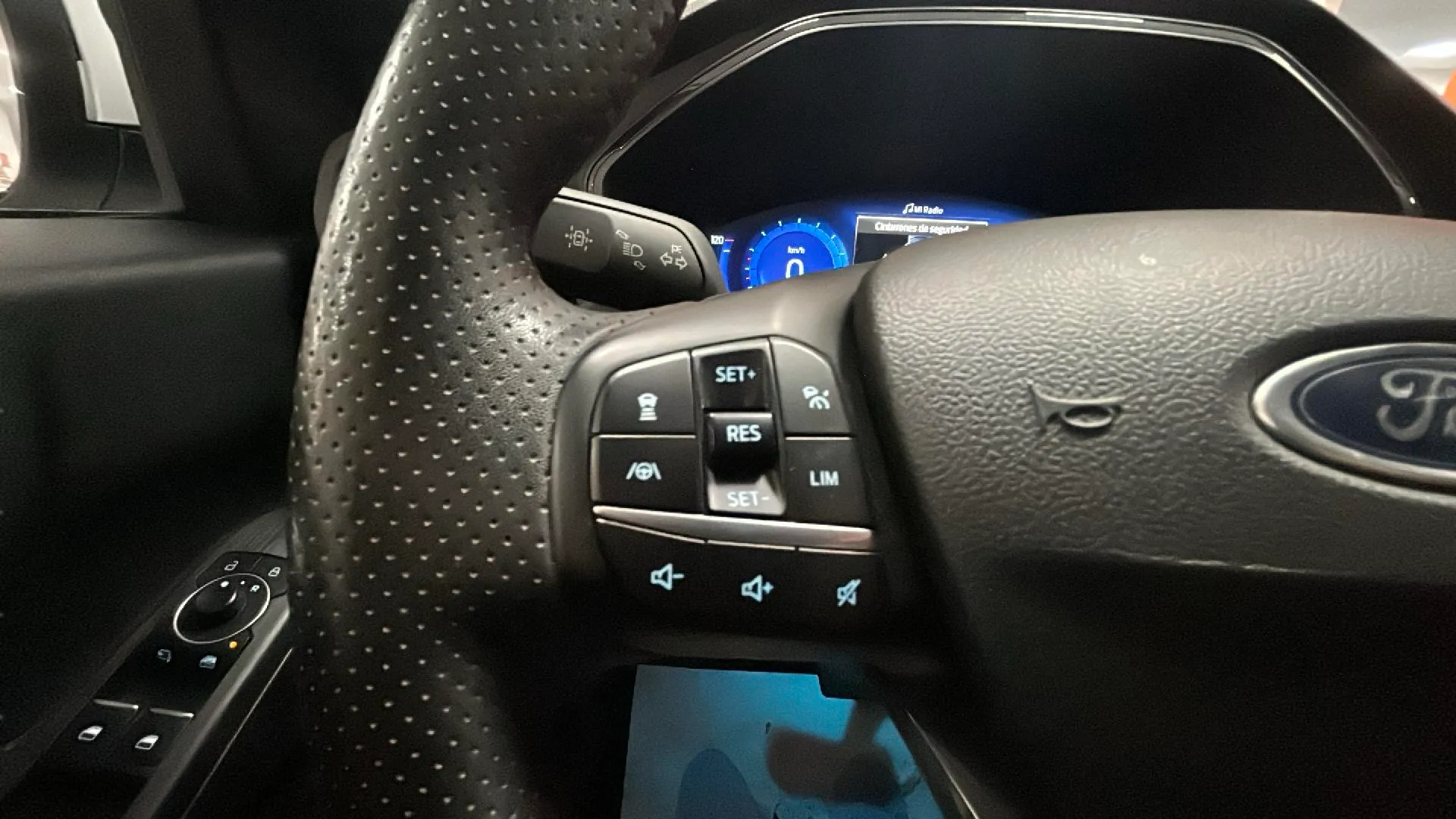 Ford Kuga ST-Line X 2.5 Duratec PHEV - foto 32