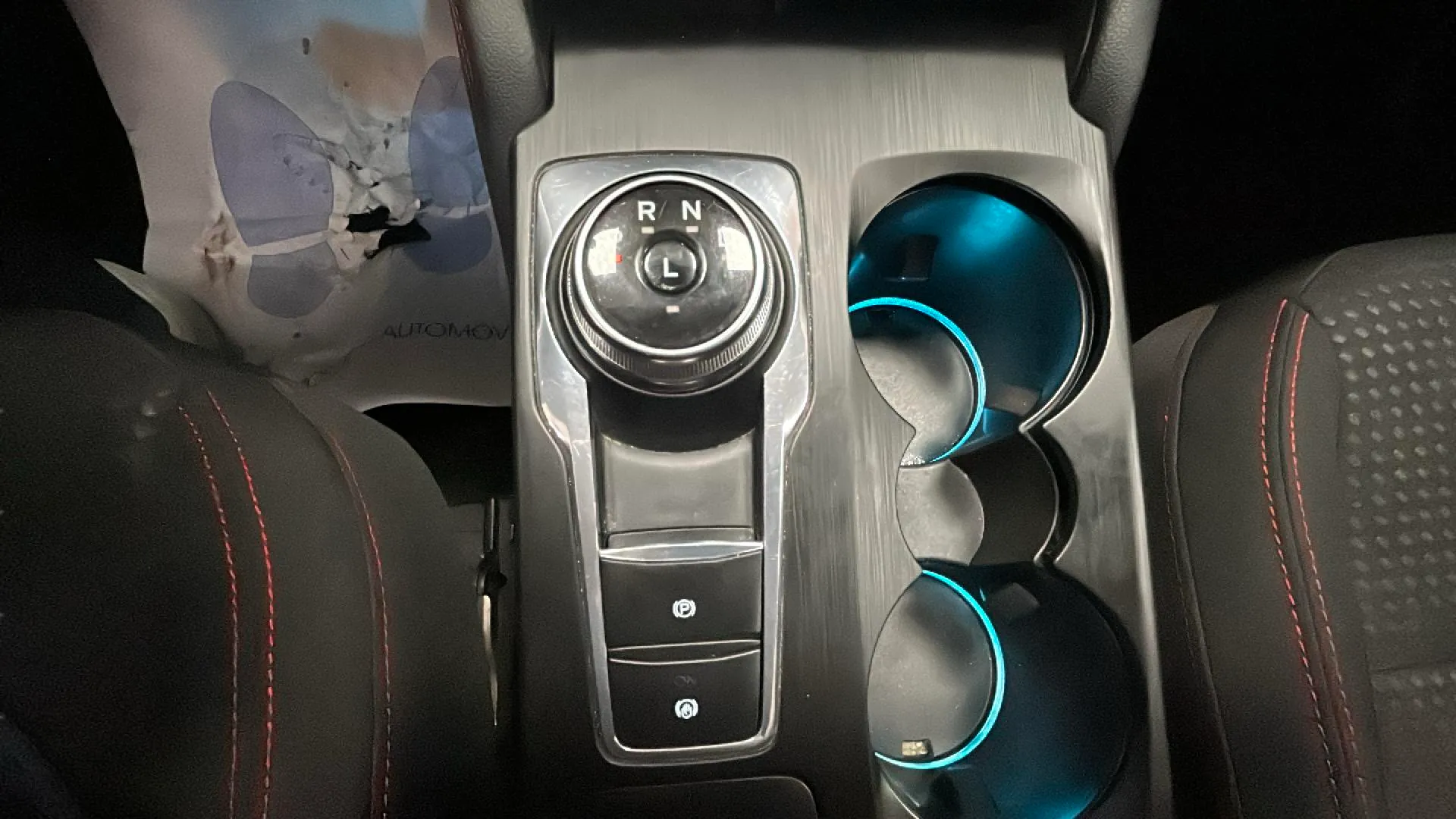 Ford Kuga ST-Line X 2.5 Duratec PHEV - foto 27