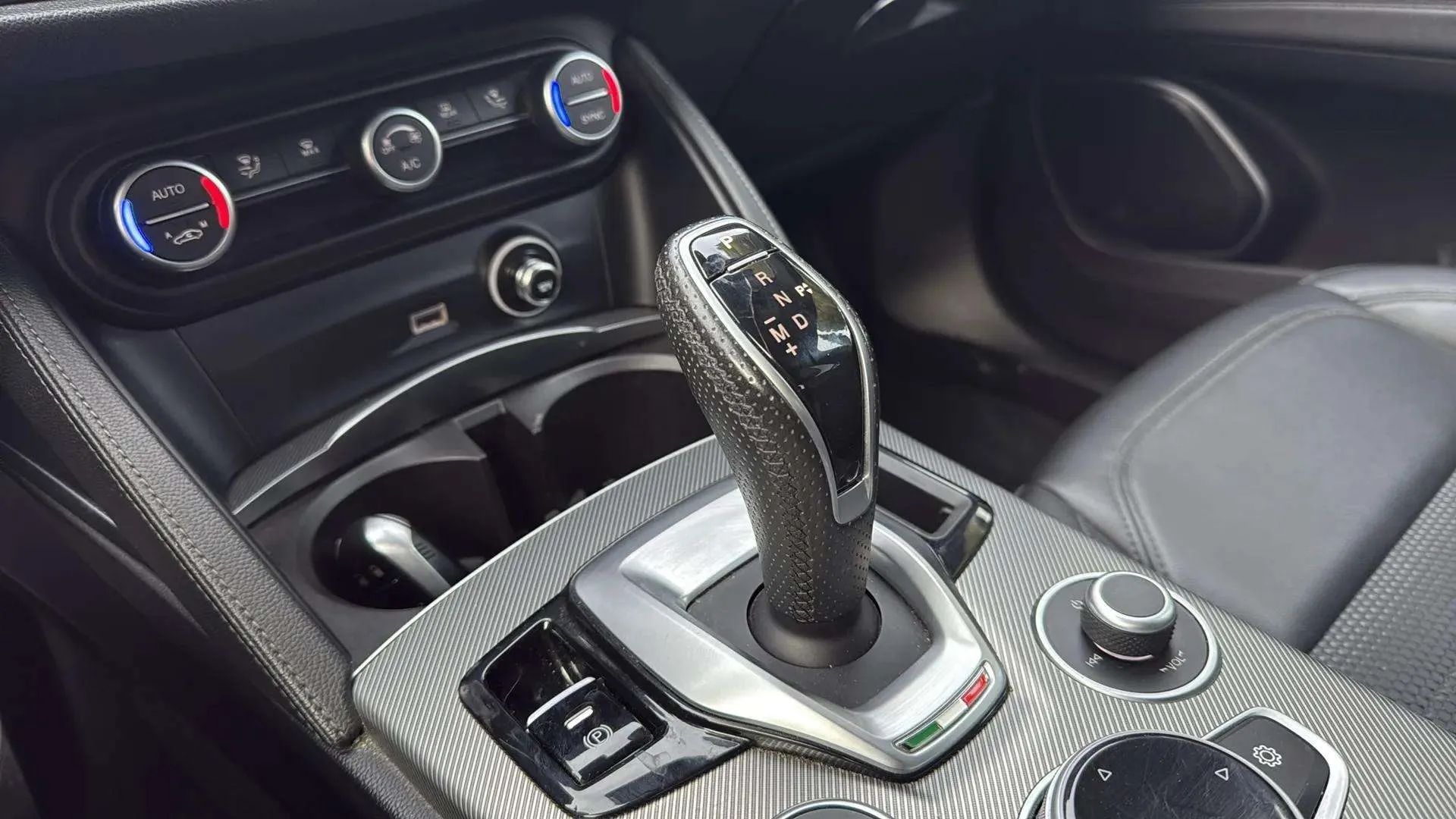 Alfa Romeo Stelvio 2.2 Diesel Sprint RWD - foto 14