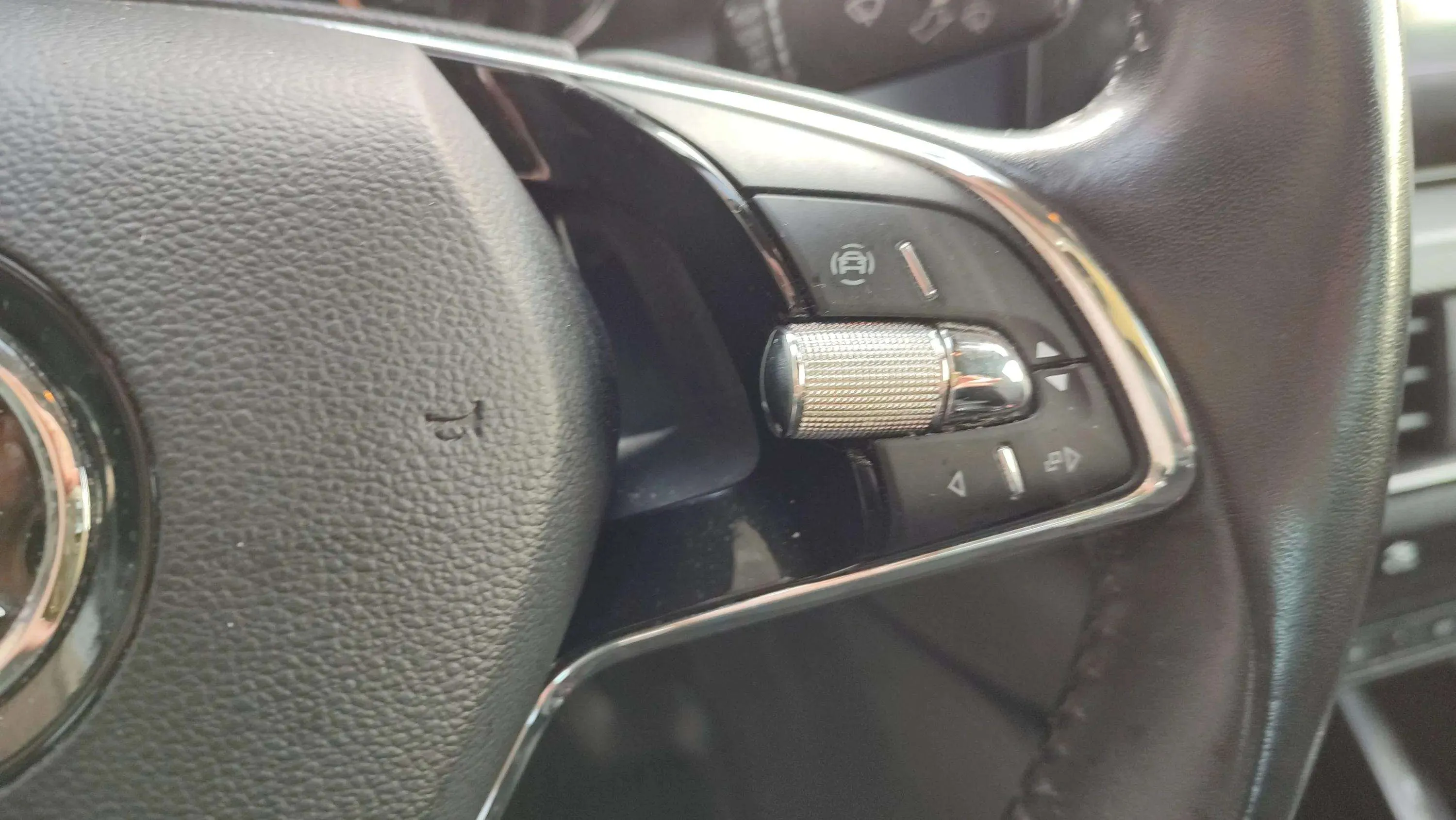Škoda Kamiq 1.0 TSI Ambition - foto 17