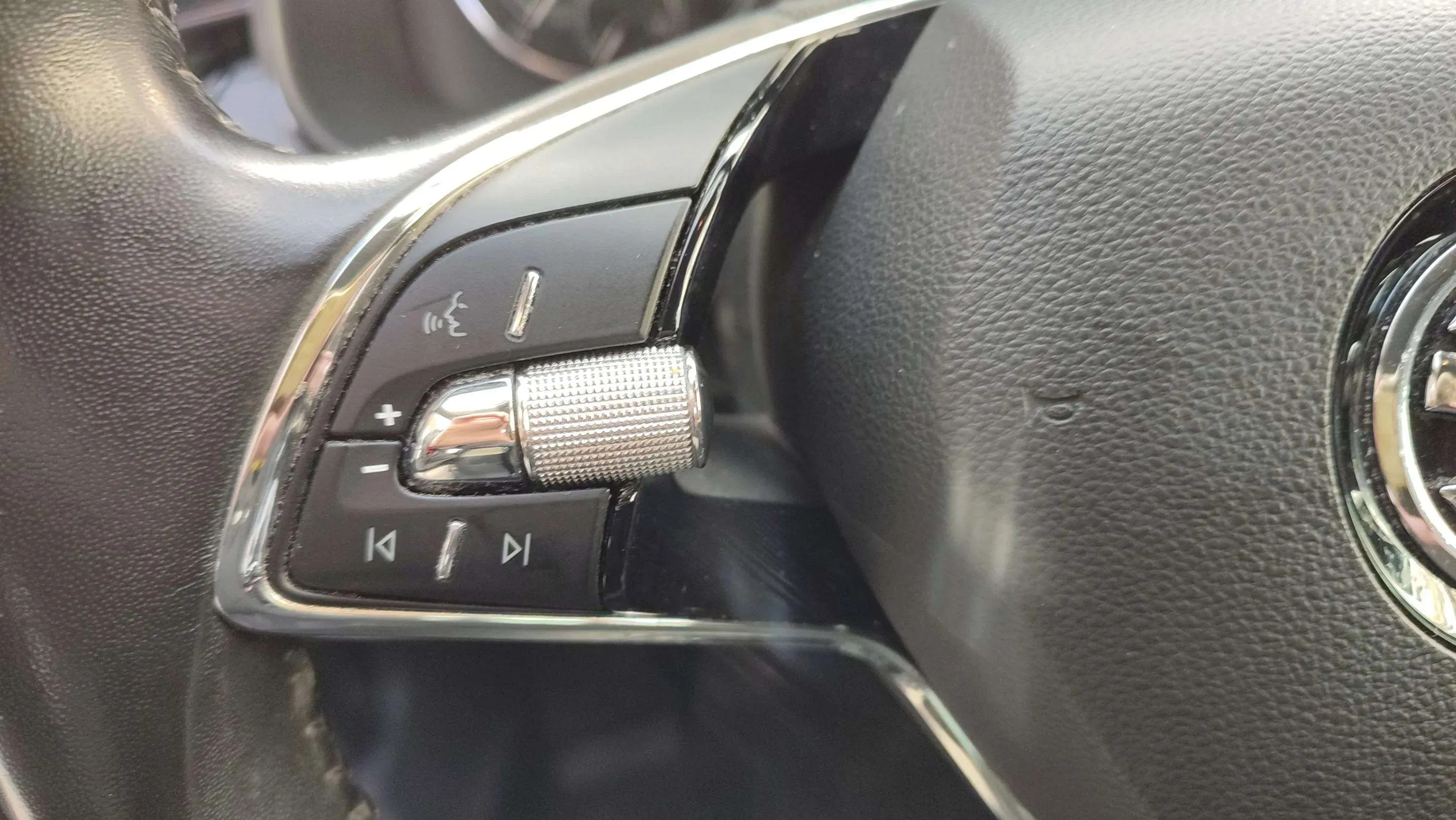 Škoda Kamiq 1.0 TSI Ambition - foto 16