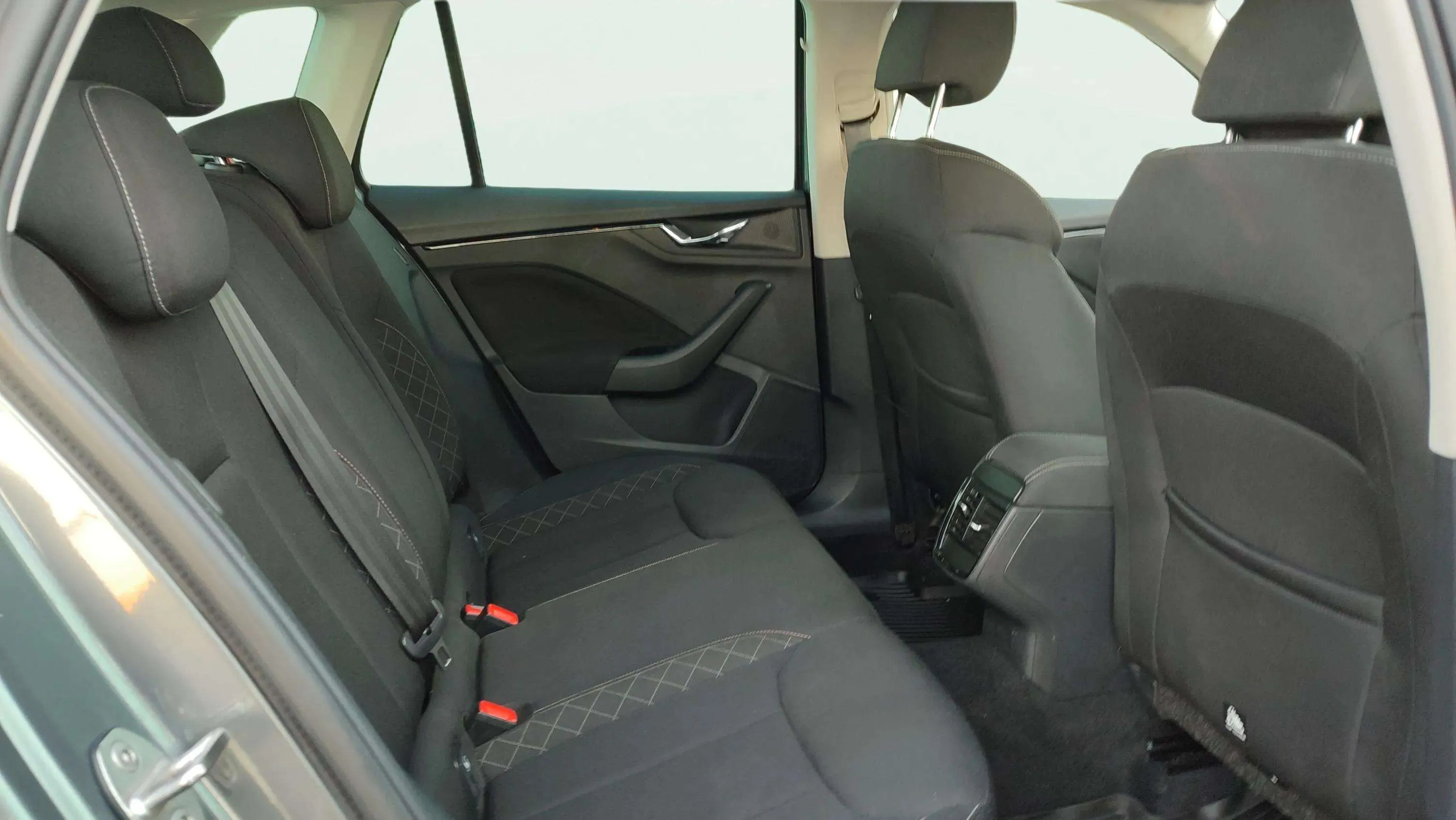 Škoda Kamiq 1.0 TSI Ambition - foto 15