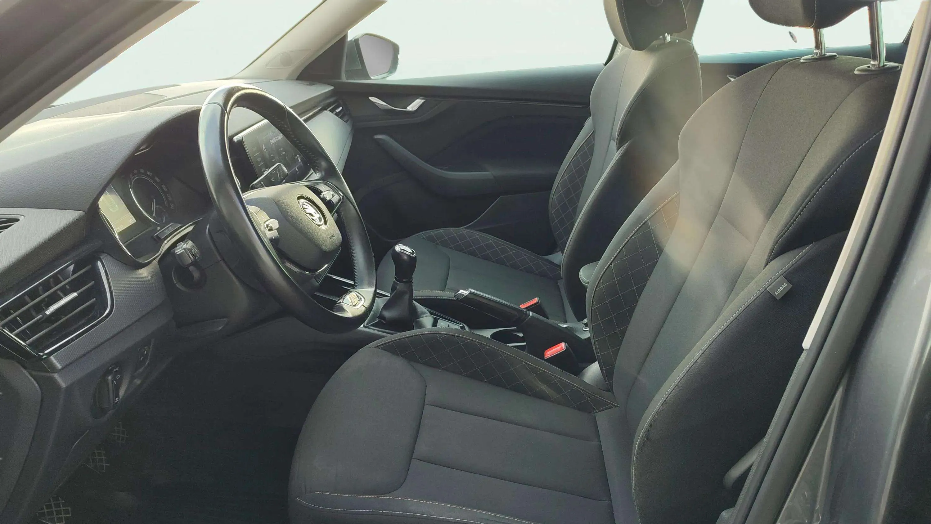 Škoda Kamiq 1.0 TSI Ambition - foto 11