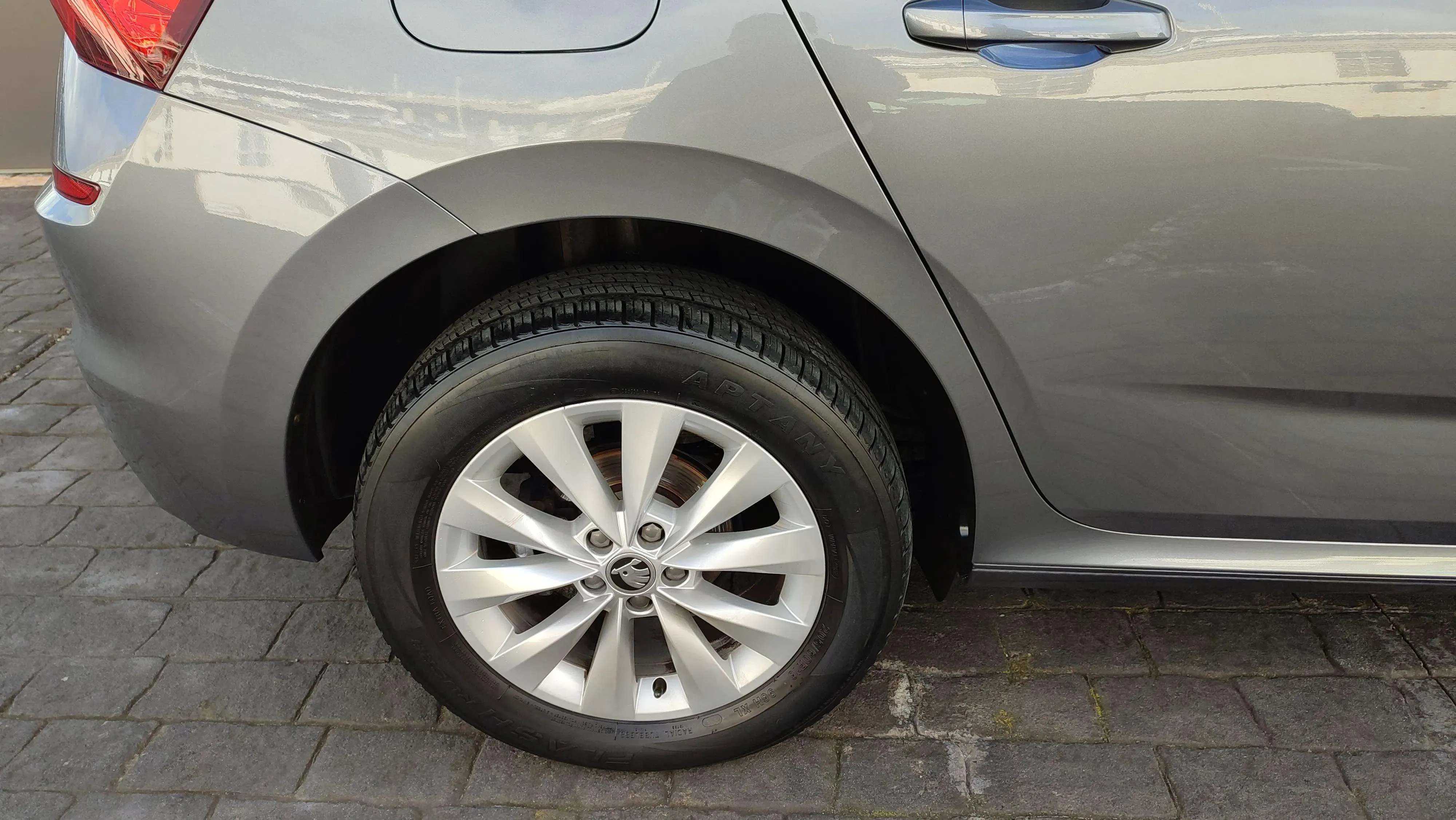 Škoda Kamiq 1.0 TSI Ambition - foto 19