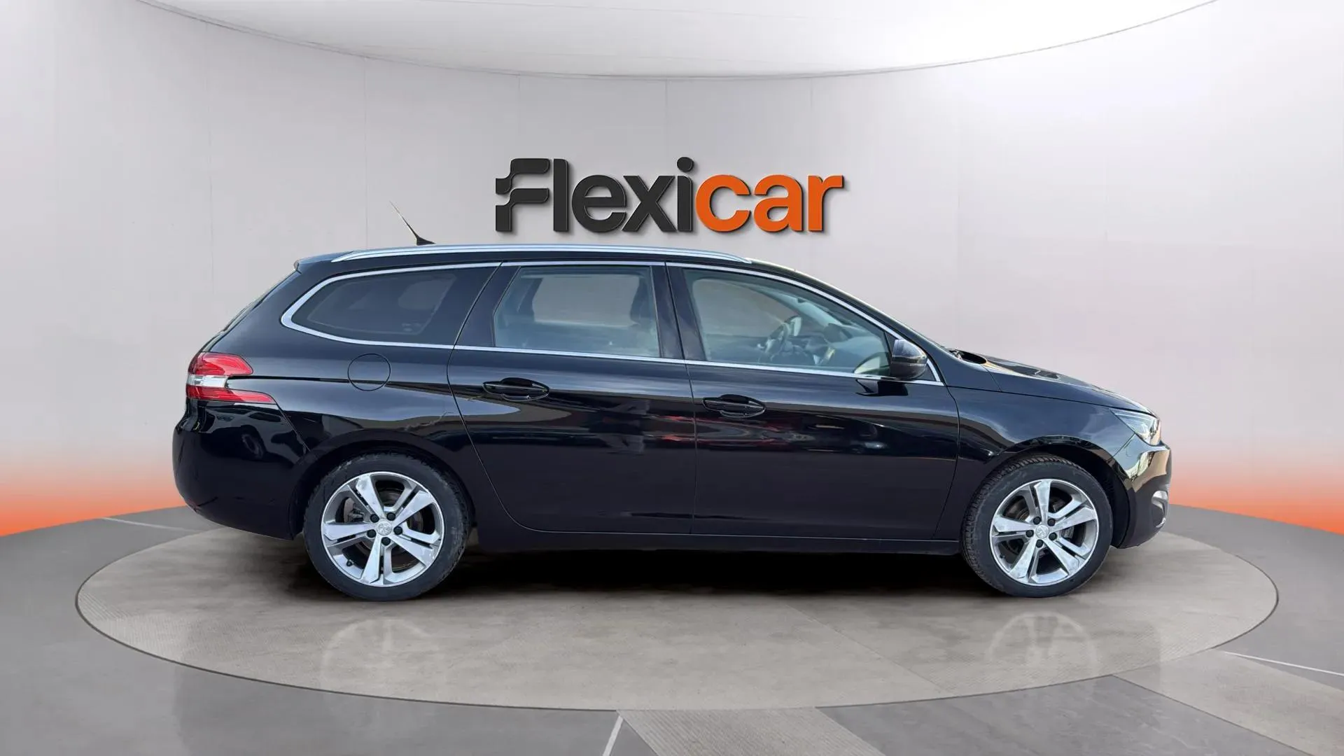 Peugeot 308 SW Active 1.2 PureTech - foto 8