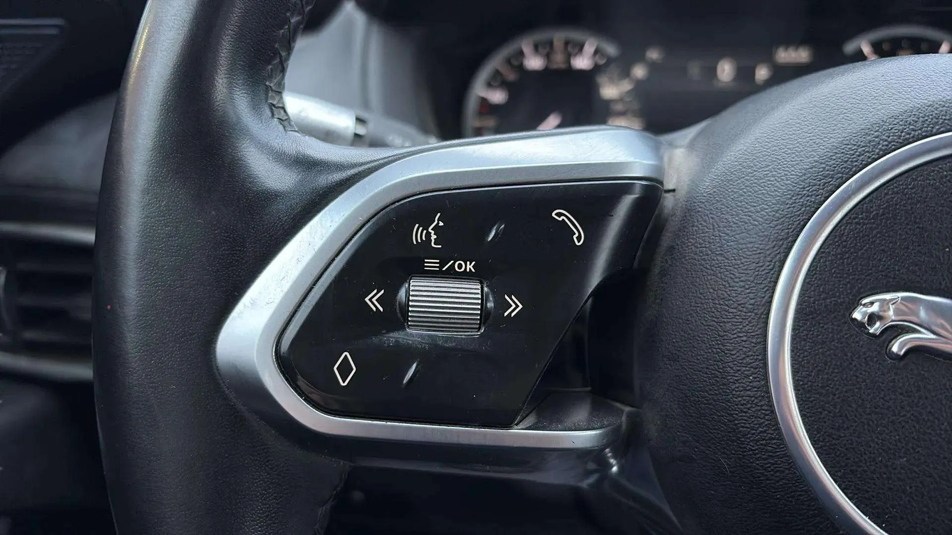 Jaguar XE 2.0 Diesel RWD Portfolio - foto 14