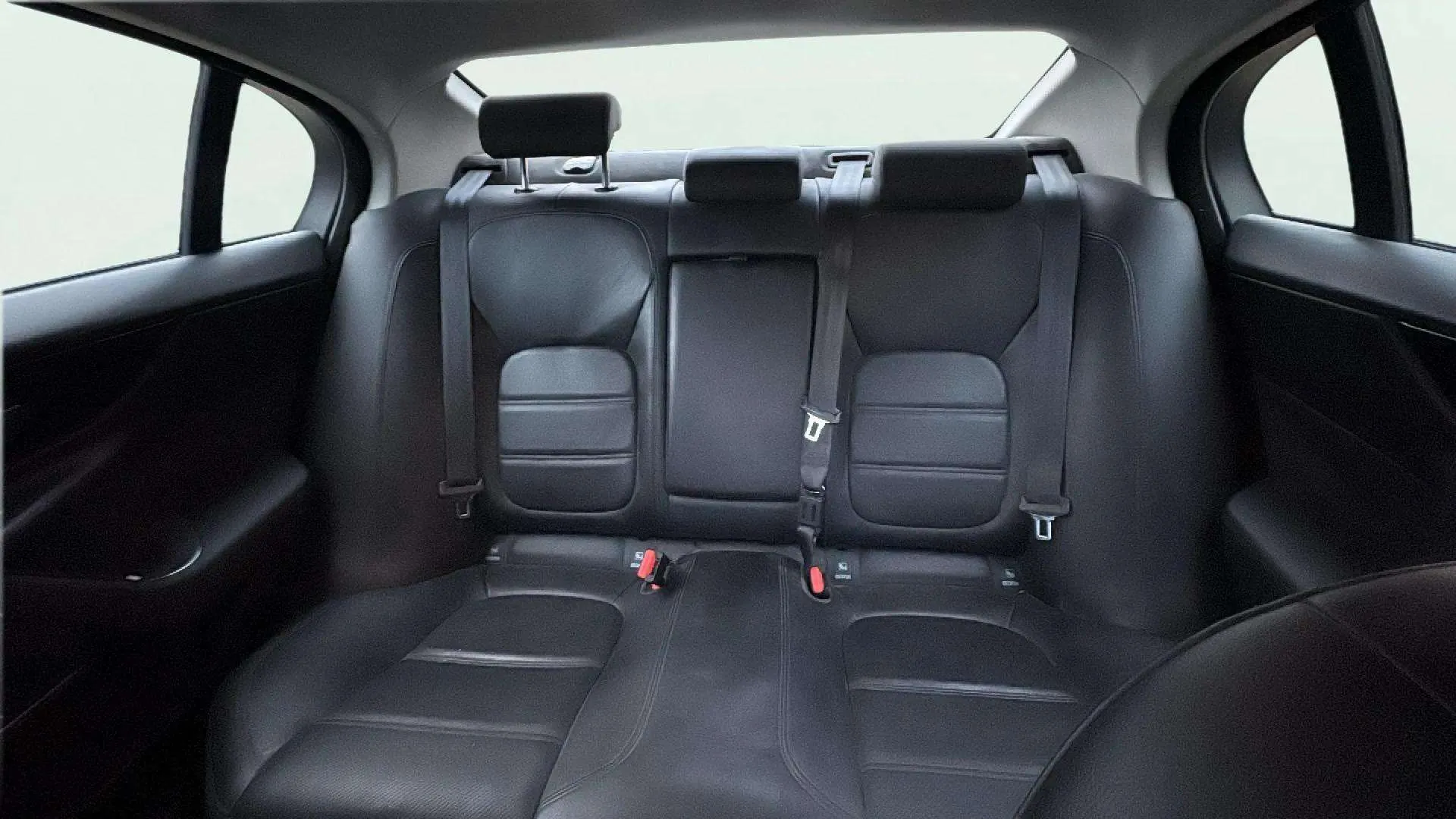 Jaguar XE 2.0 Diesel RWD Portfolio - foto 12