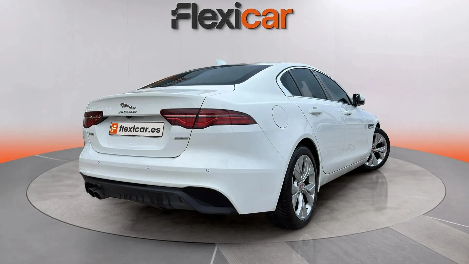 Jaguar XE 2.0 Diesel RWD Portfolio - foto 4