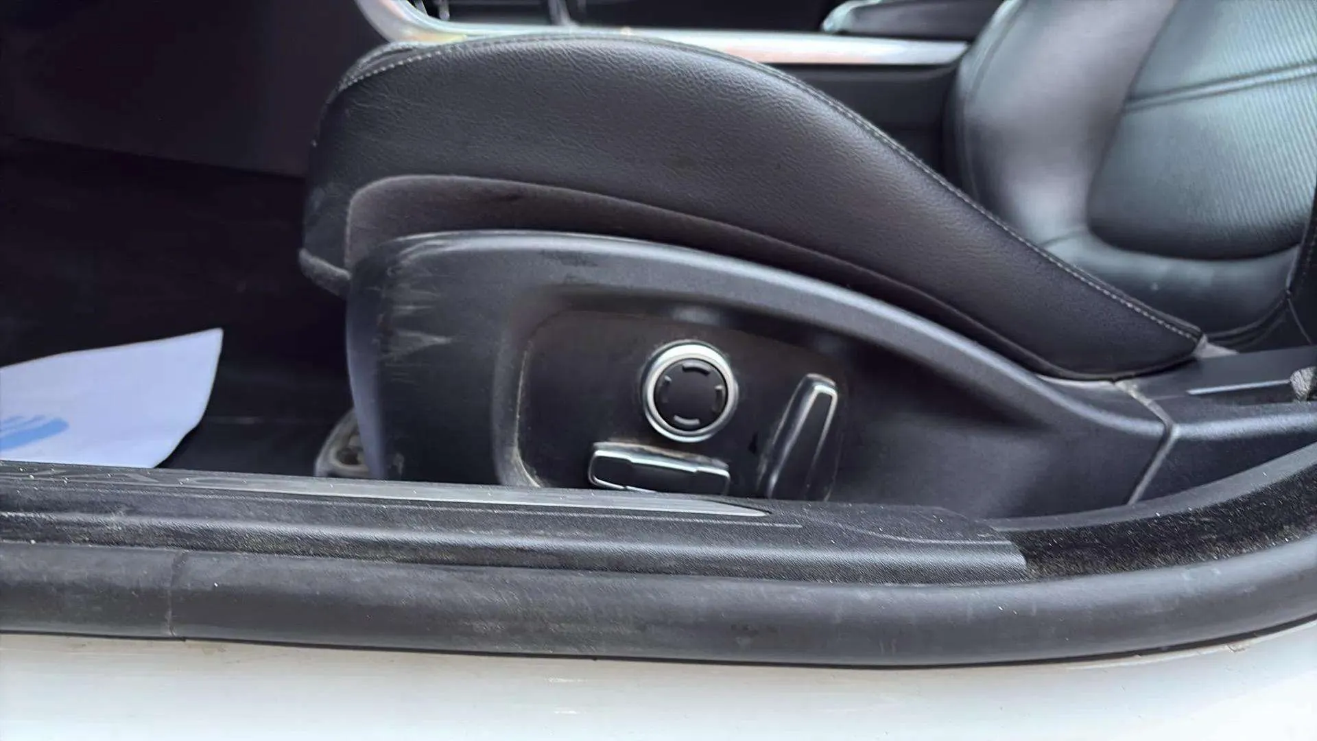 Jaguar XE 2.0 Diesel RWD Portfolio - foto 22