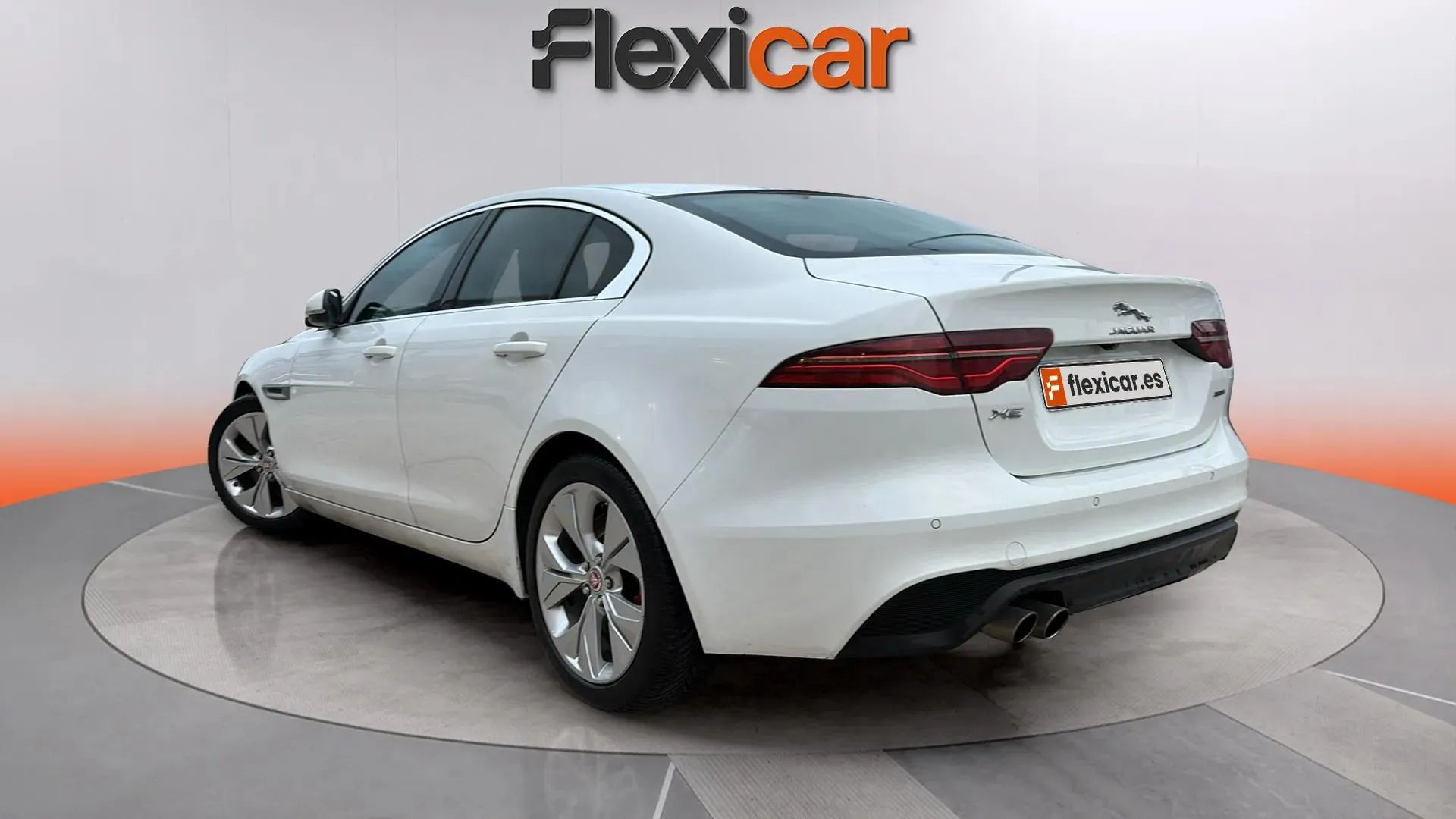 Jaguar XE 2.0 Diesel RWD Portfolio - foto 6