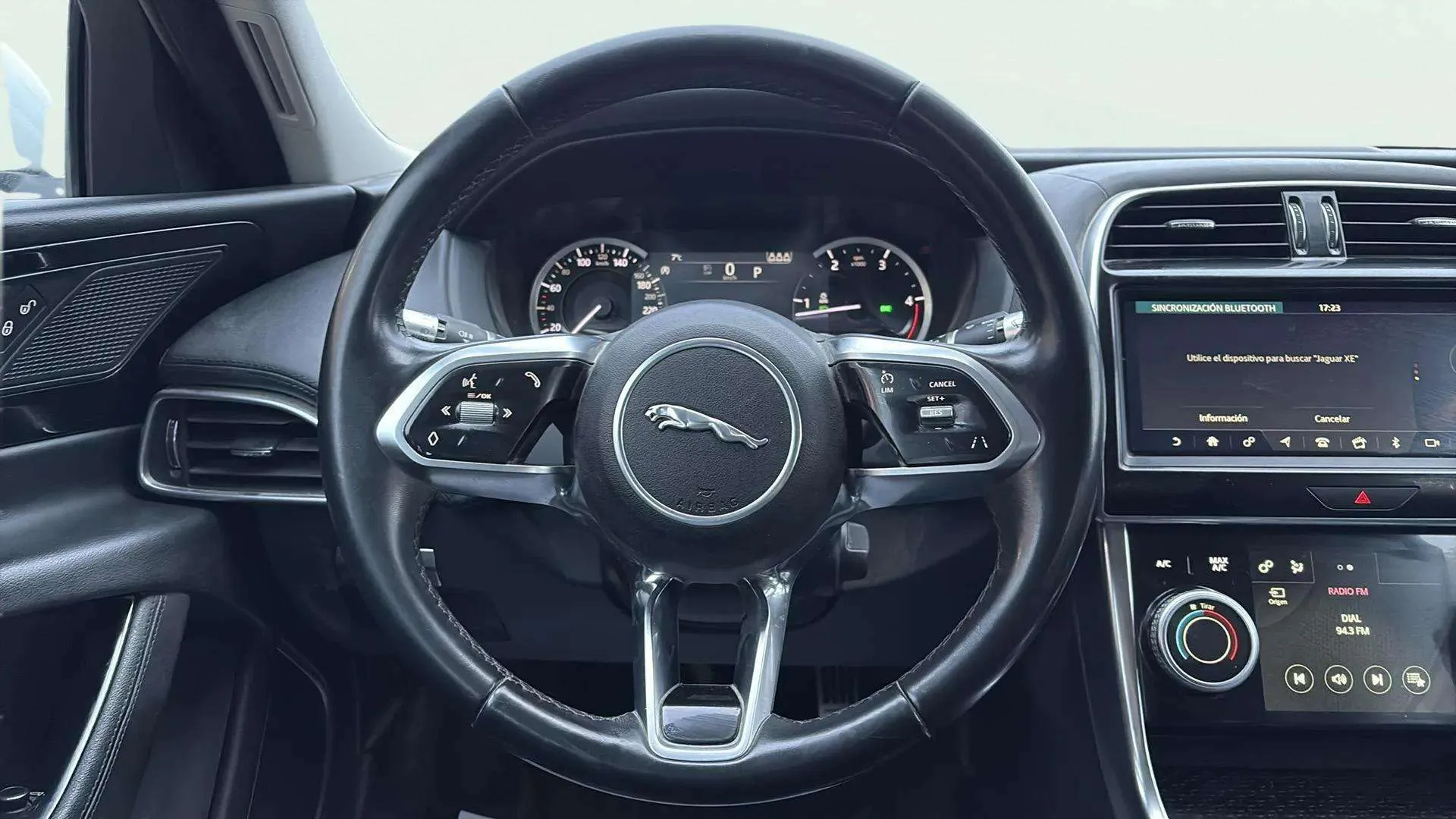 Jaguar XE 2.0 Diesel RWD Portfolio - foto 10