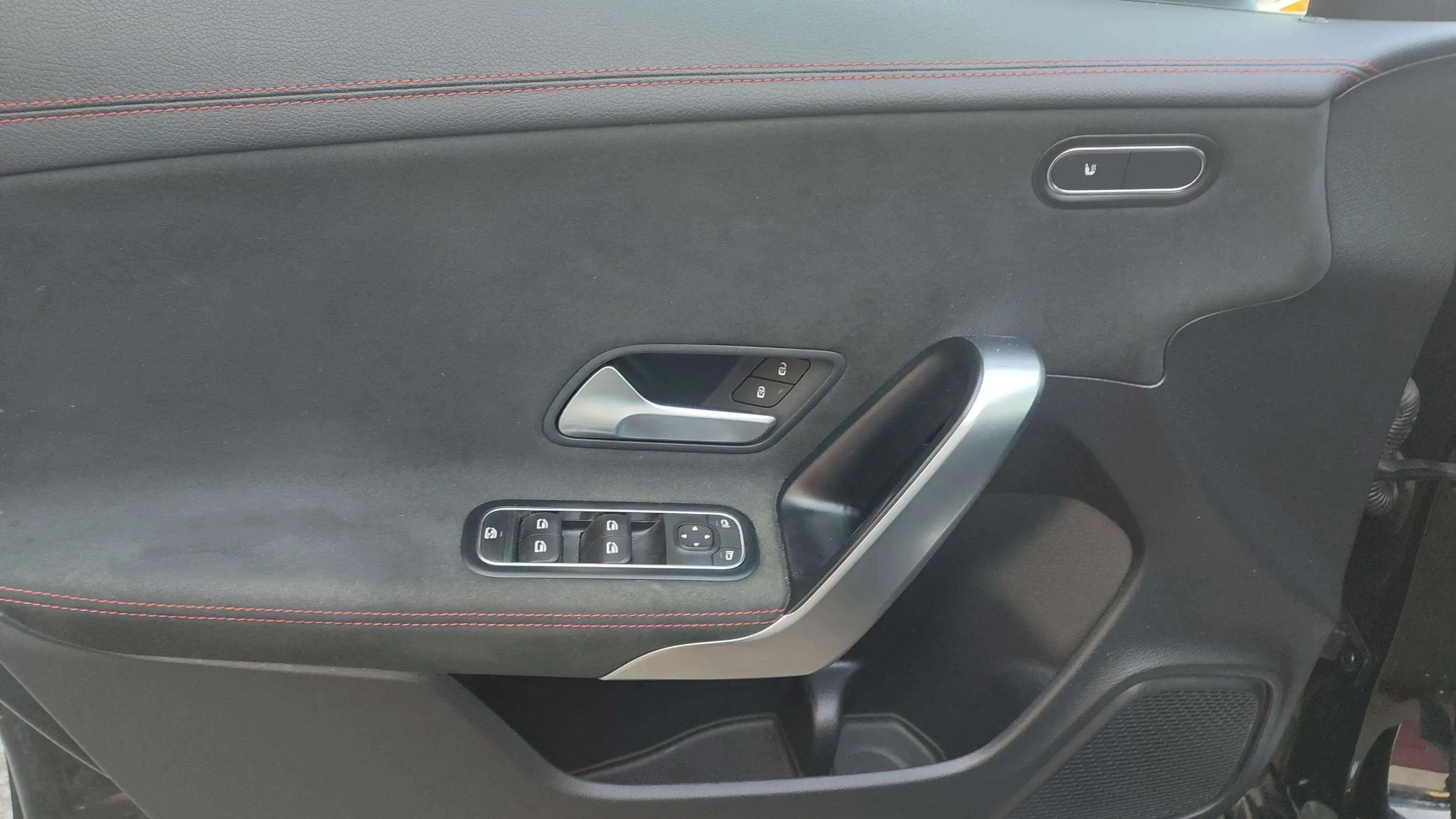 Mercedes-Benz CLA 220 D DCT Shooting Brake - foto 23